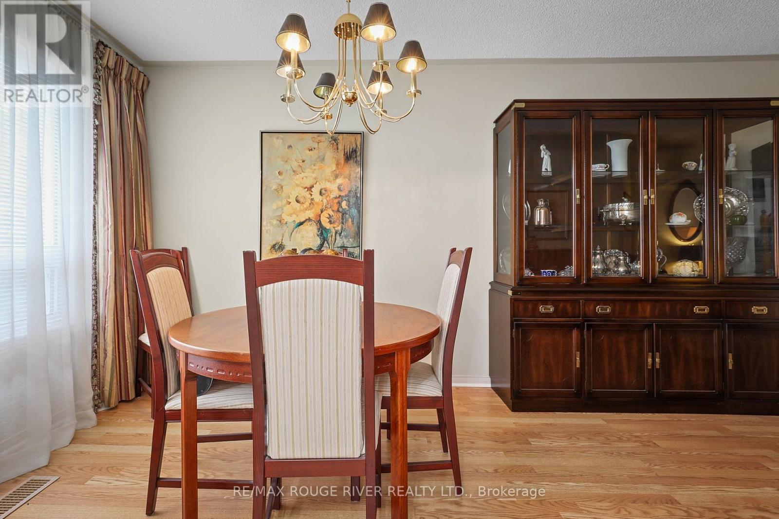 1543 Otonabee Drive, Pickering, Ontario  L1V 6T6 - Photo 10 - E13817264