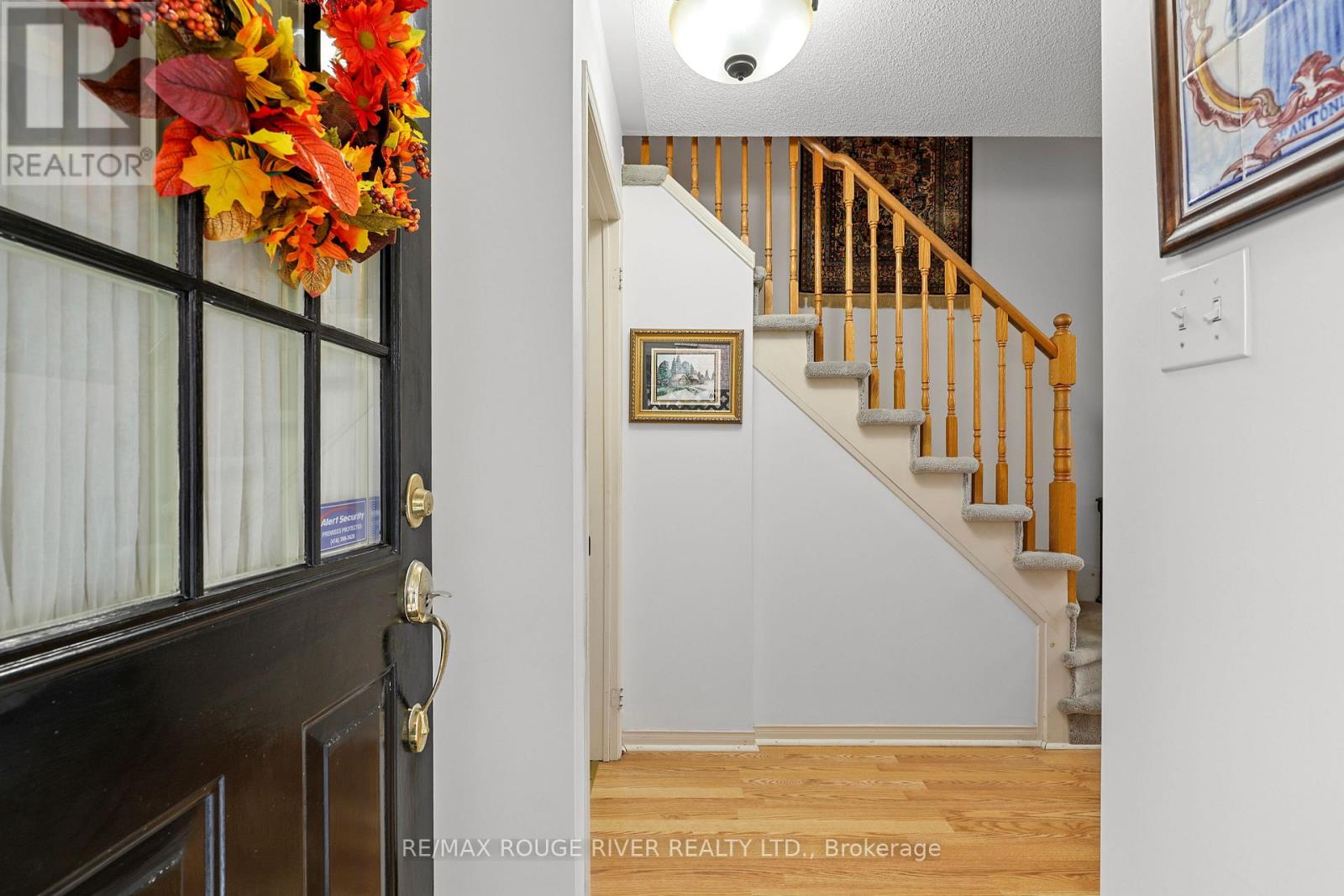 1543 Otonabee Drive, Pickering, Ontario  L1V 6T6 - Photo 4 - E13817264