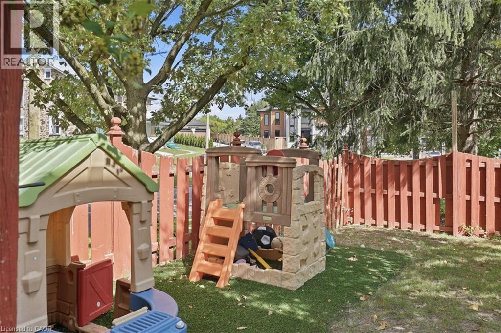 258 Newport Place, Waterloo, Ontario  N2T 2B5 - Photo 38 - 40865212