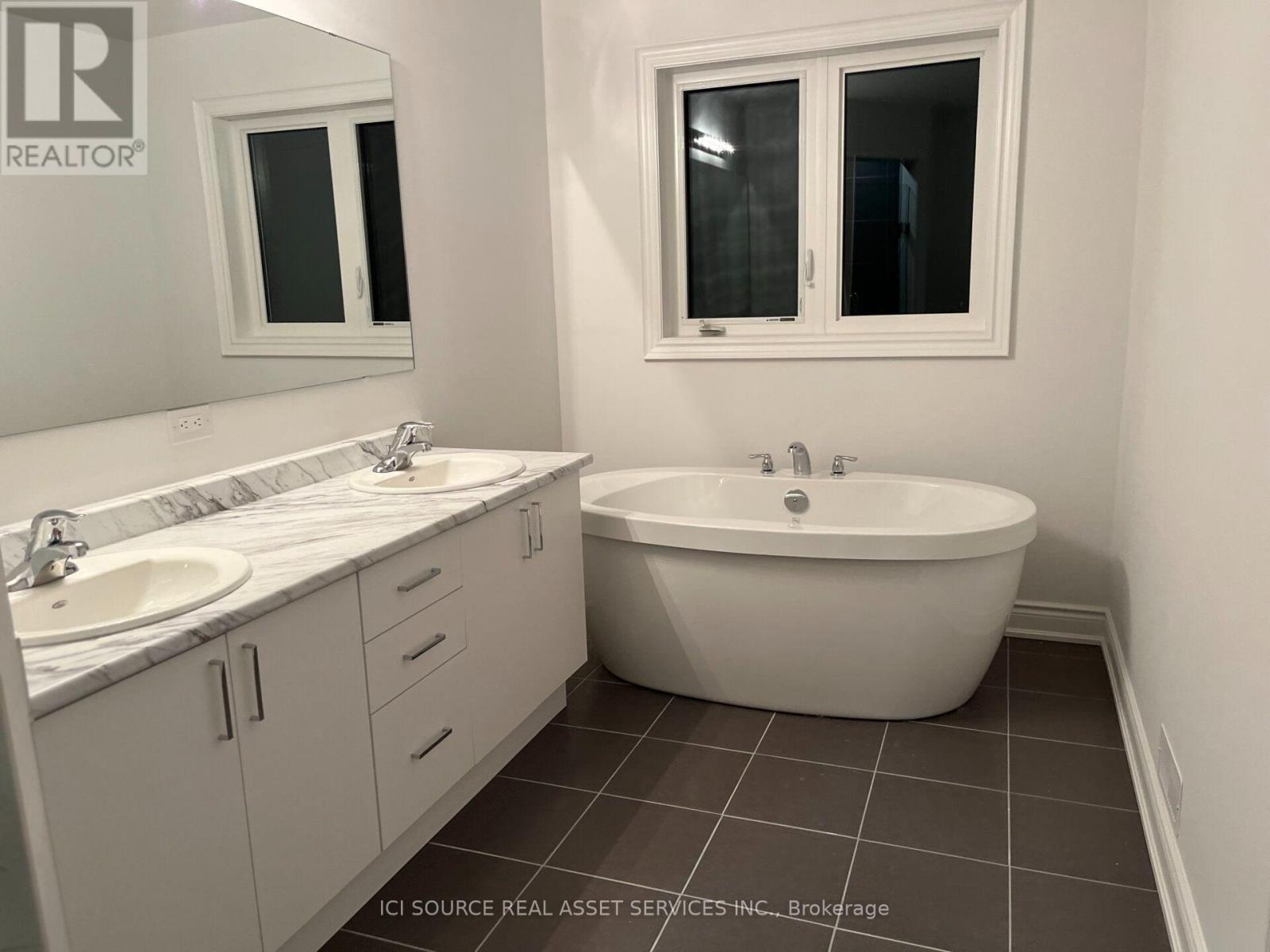 8 Autumn Drive, Wasaga Beach, Ontario  L9Z 0K7 - Photo 10 - S13817282