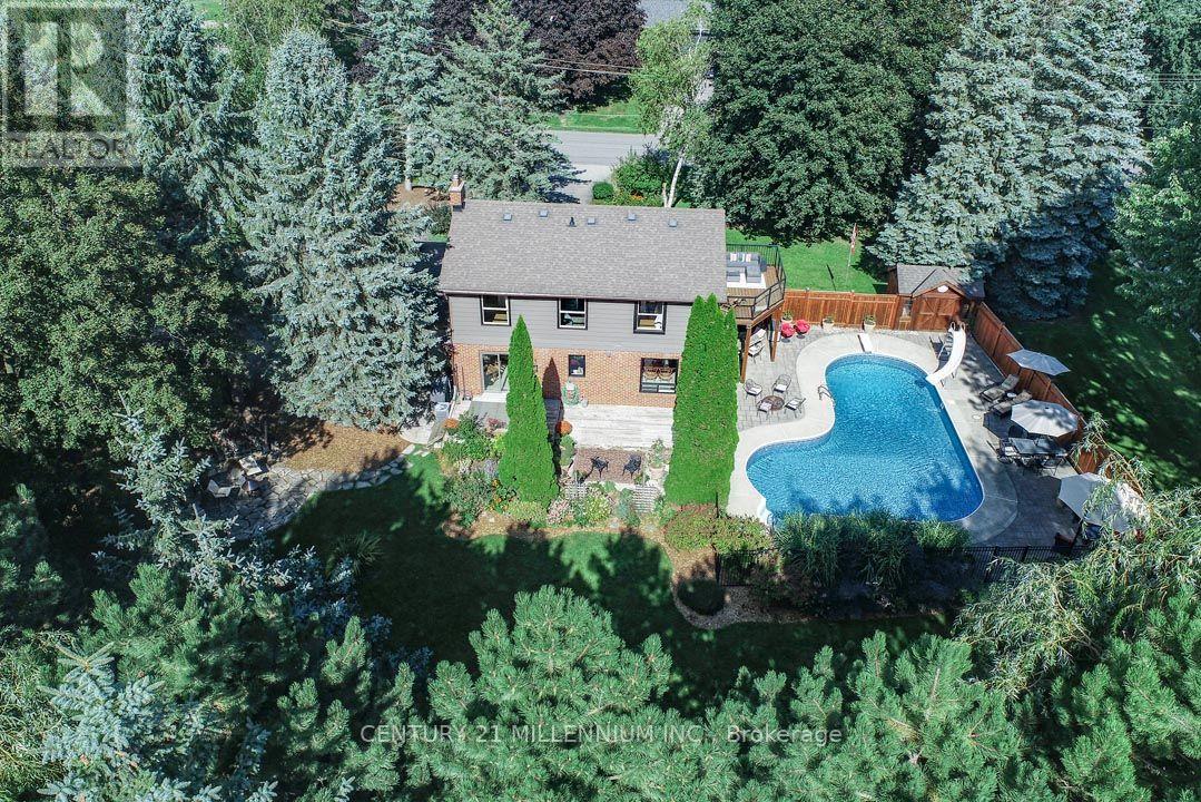 1666 Spruce Drive, Caledon, Ontario  L7K 1B2 - Photo 3 - W13817188