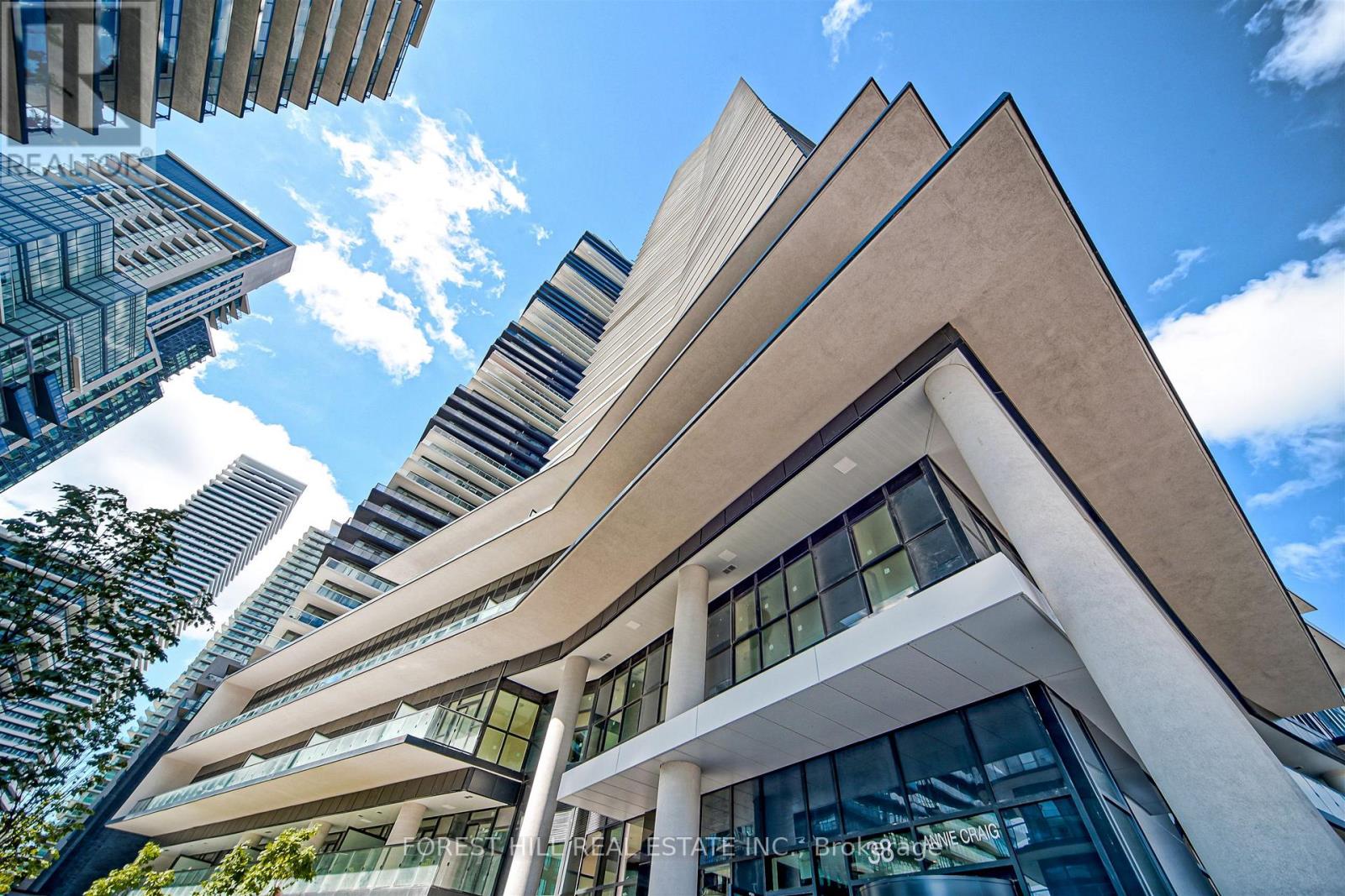 2009 - 38 Annie Craig Drive, Toronto, Ontario M8V 0G9 - Photo 4 - W13817222