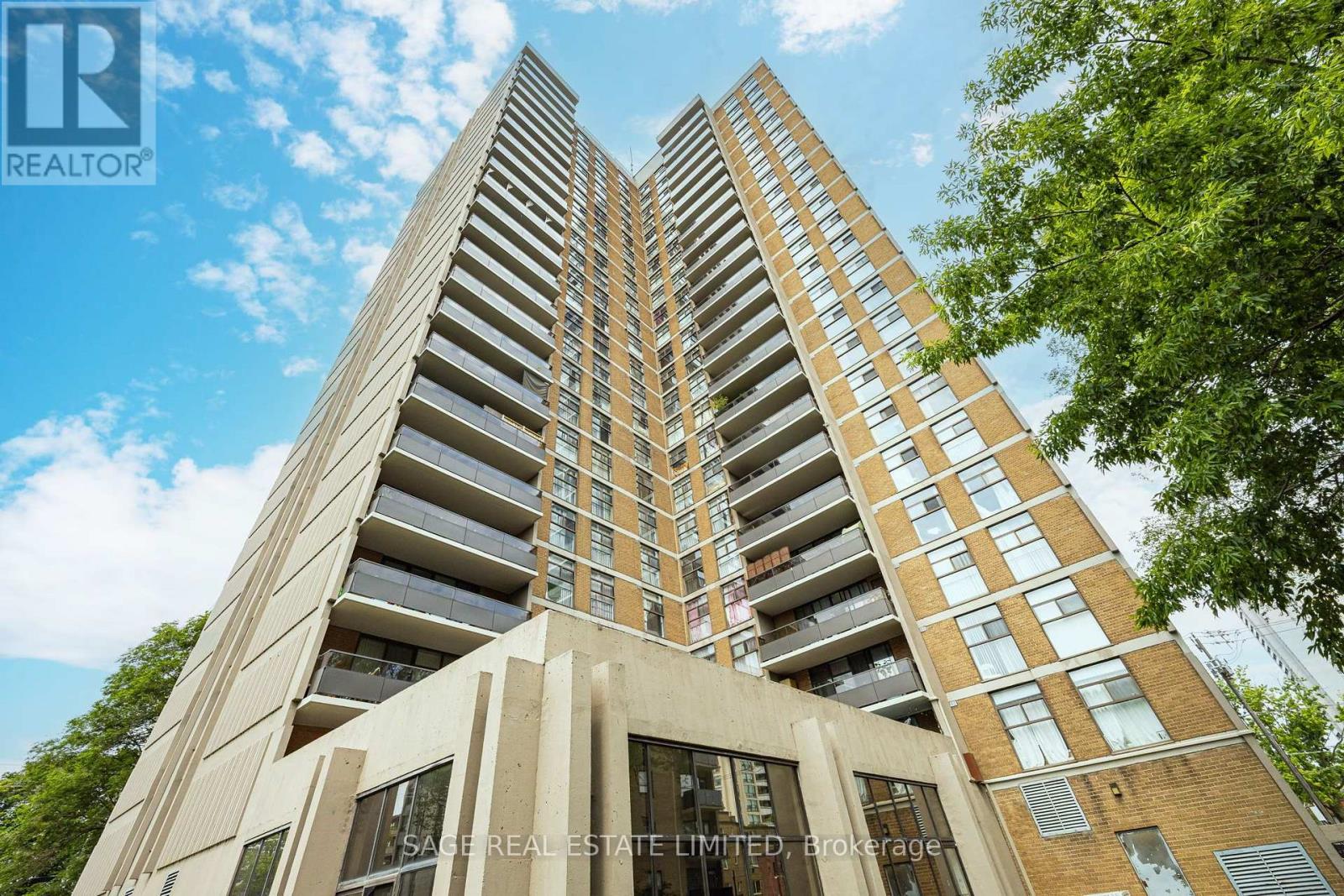 1904 - 135 Marlee Avenue, Toronto, Ontario  M6B 4C6 - Photo 3 - W13817242
