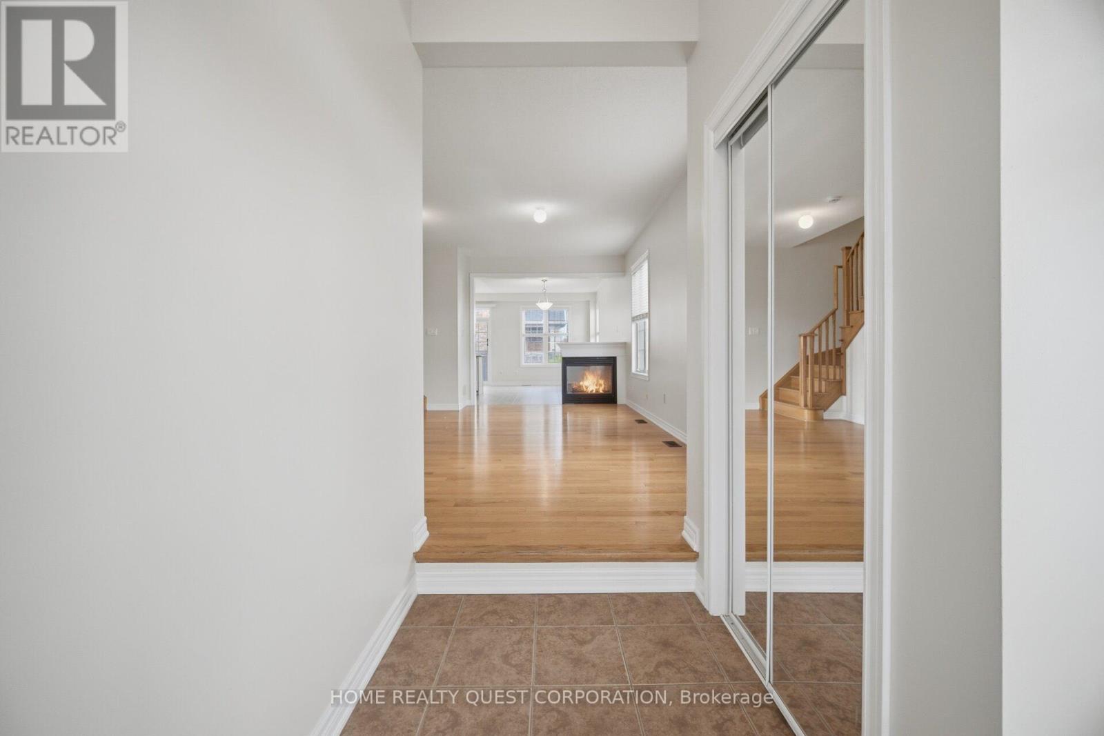 4301 Trail Blazer Way, Mississauga, Ontario  L5R 0A9 - Photo 3 - W13817280