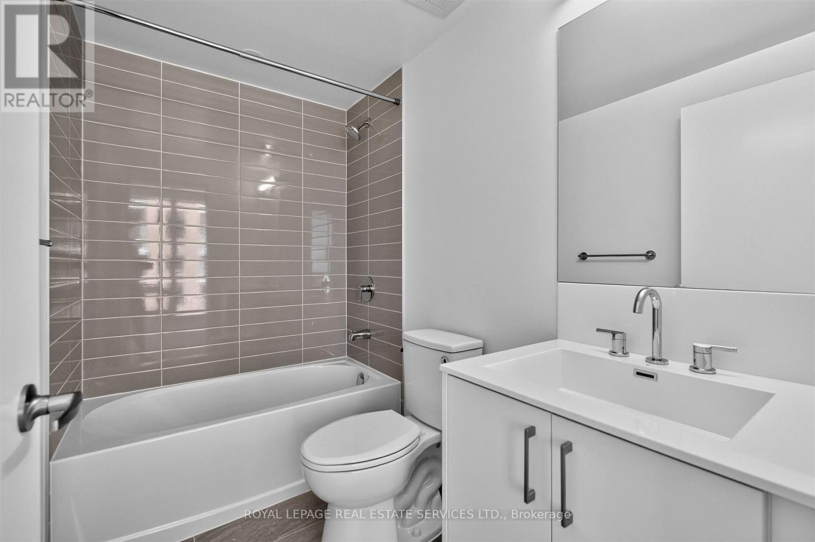 1813 - 4010 Eglinton Avenue W, Toronto, Ontario  M9A 0G5 - Photo 26 - W13811544