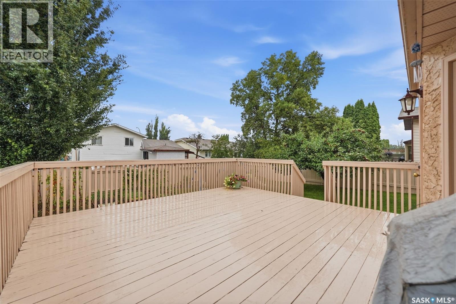 427 Bronson Crescent, Saskatoon, Saskatchewan  S7J 5E4 - Photo 31 - SK049221