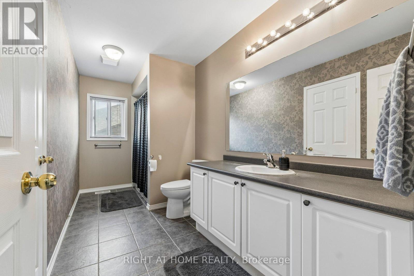 13 Weston Crescent, Ajax, Ontario L1T 0C7 - Photo 14 - E13817348