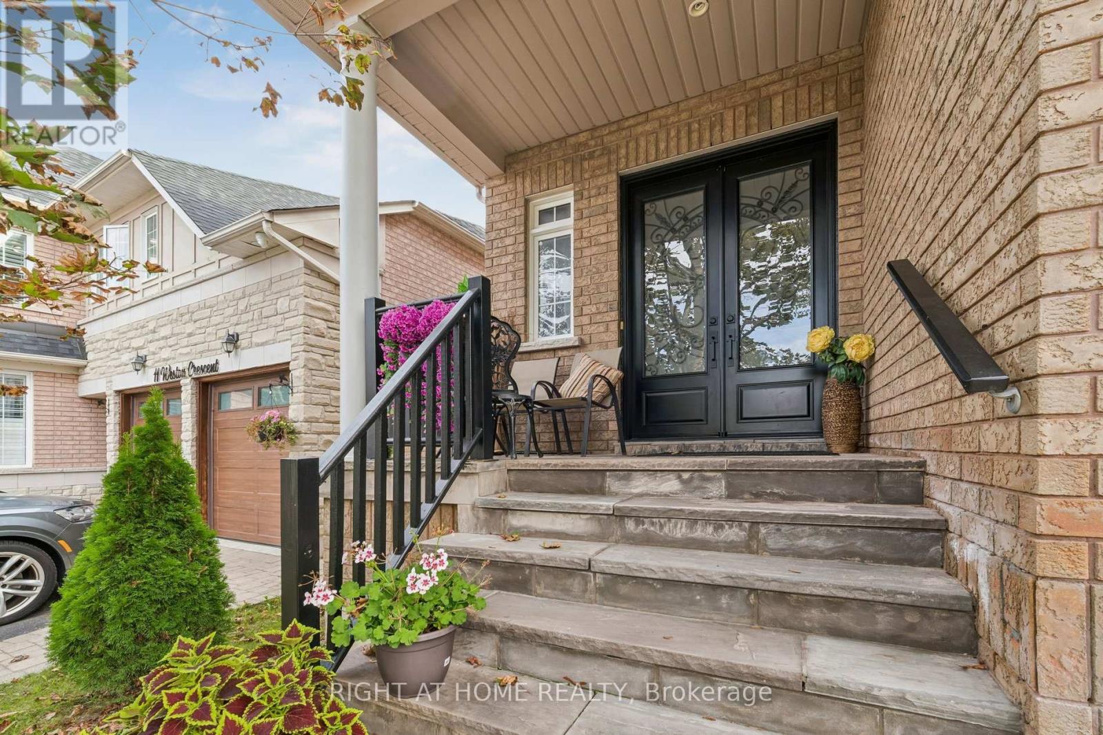 13 Weston Crescent, Ajax, Ontario L1T 0C7 - Photo 2 - E13817348