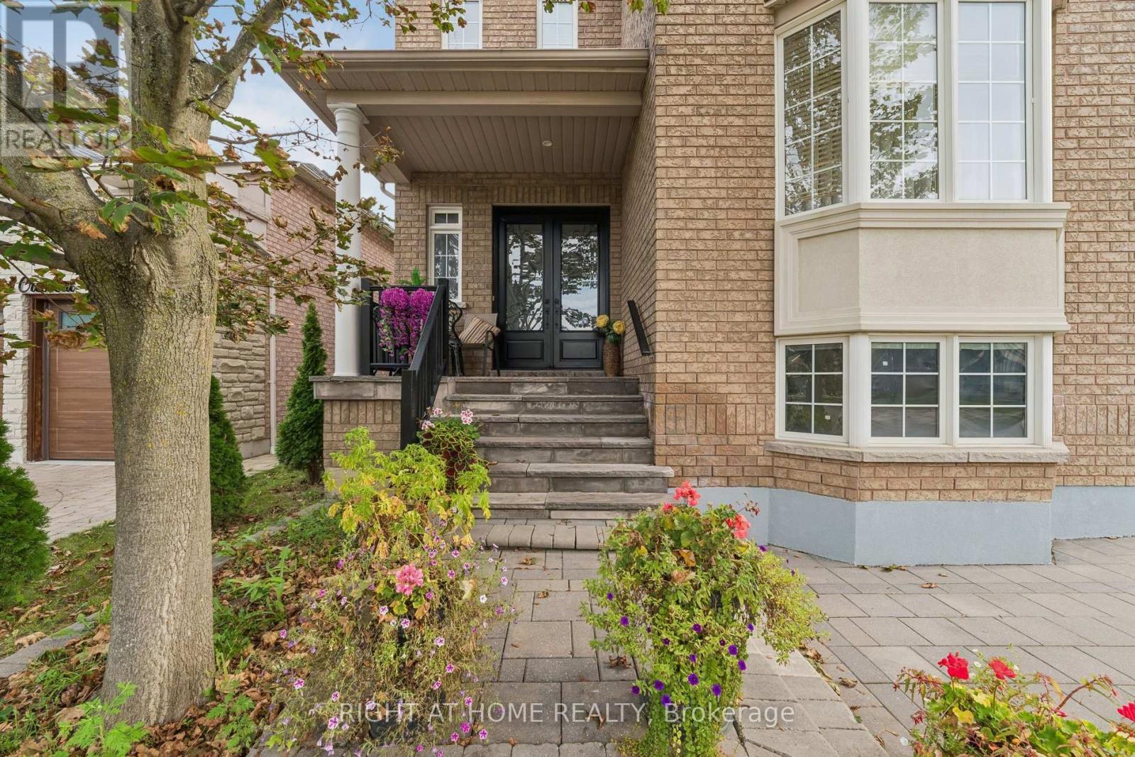 13 Weston Crescent, Ajax, Ontario L1T 0C7 - Photo 3 - E13817348