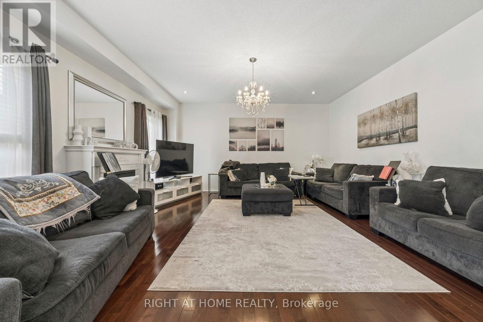 13 Weston Crescent, Ajax, Ontario L1T 0C7 - Photo 6 - E13817348