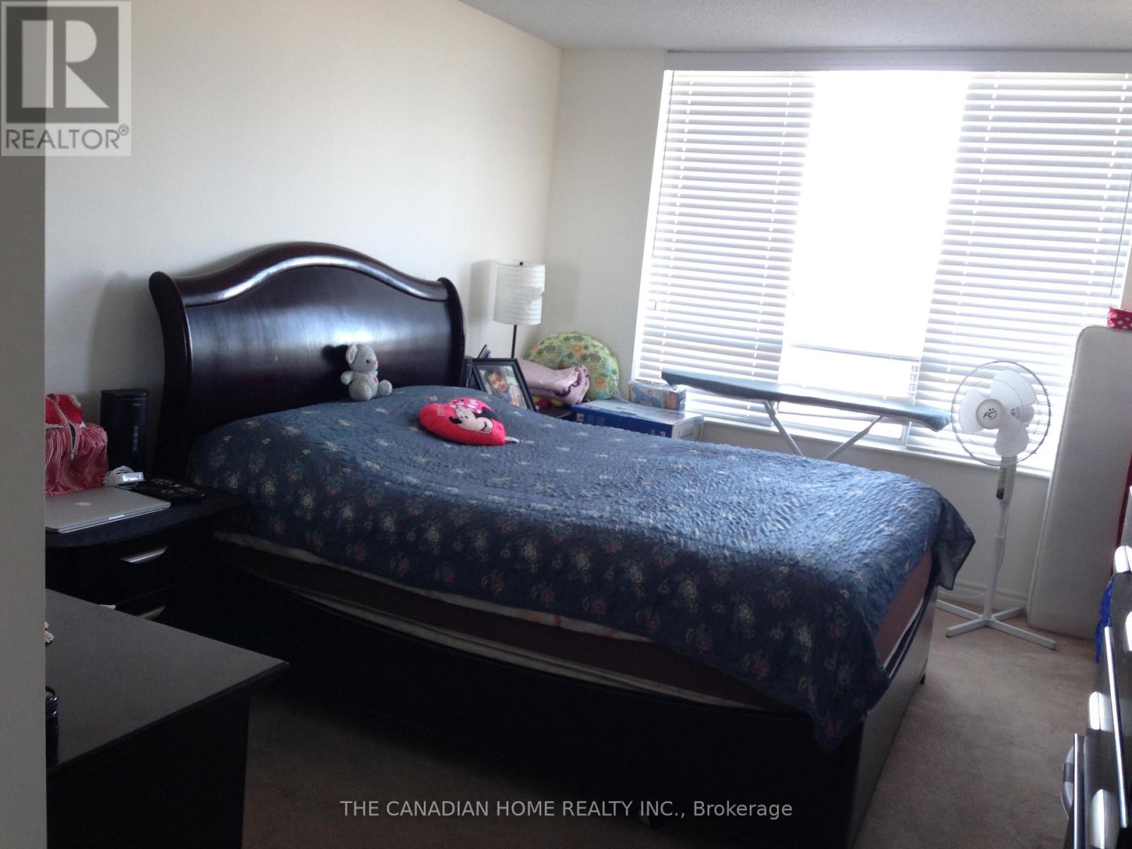 905 - 335 Rathburn Road W, Mississauga, Ontario  L5B 0C8 - Photo 8 - W13817338