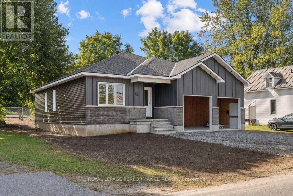 12 Mechanic Street, North Glengarry, Ontario  K0C 1T0 - Photo 3 - X13817408