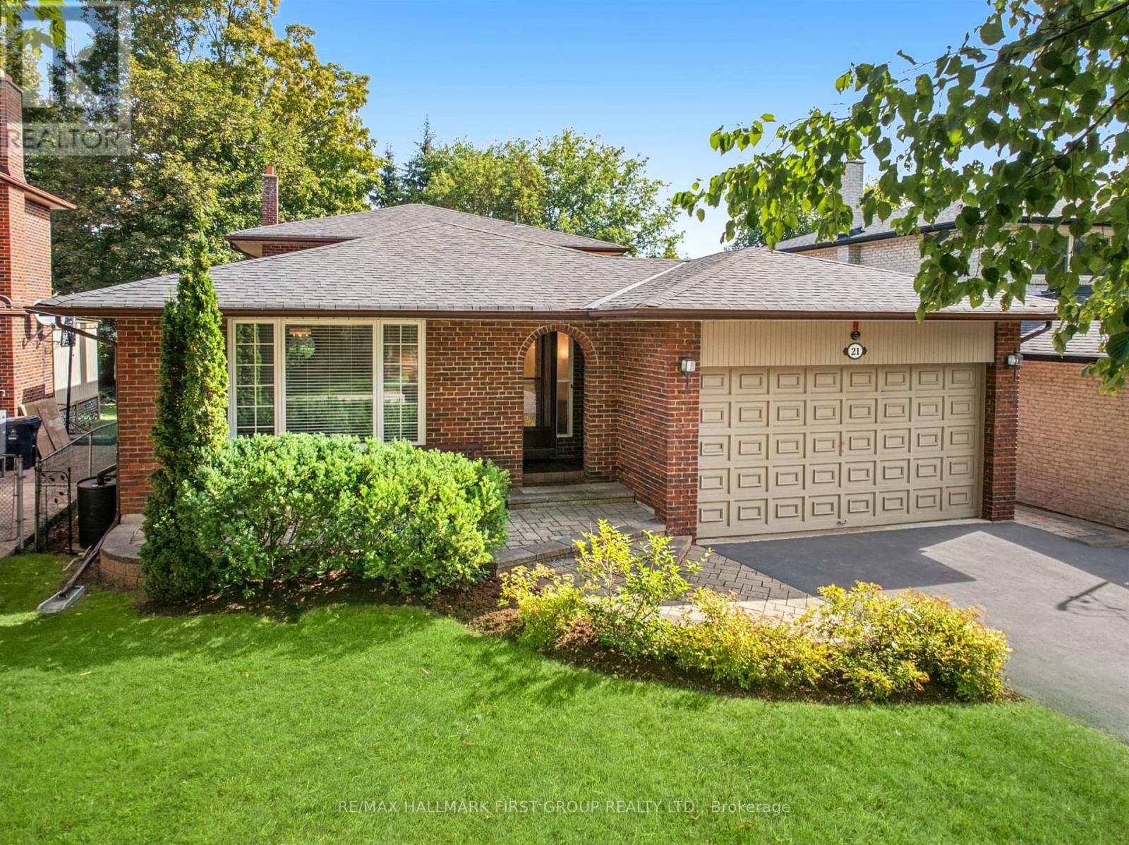 21 IVAN ROAD, Toronto, Ontario