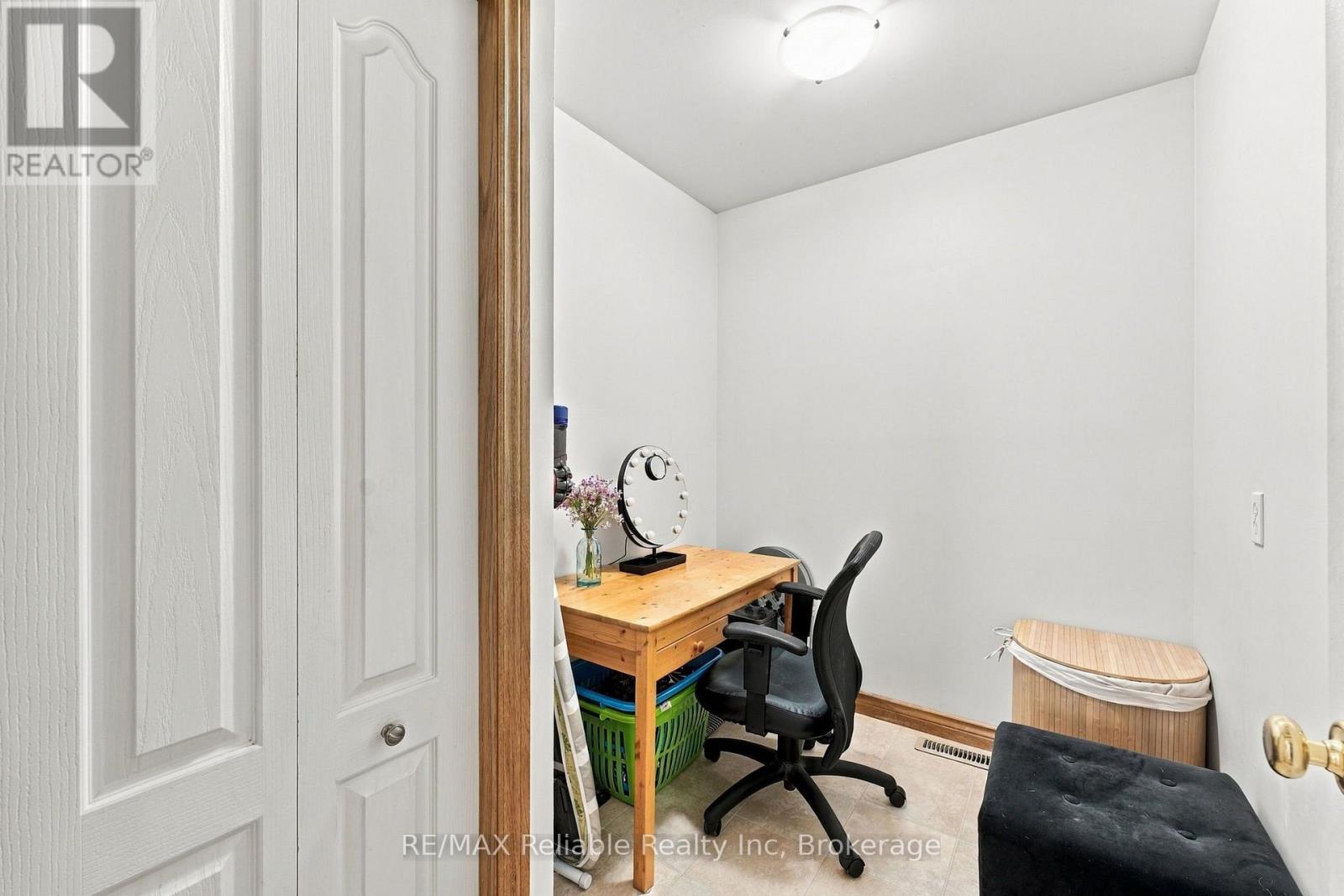 71 Meadowridge Road, London North (North M), Ontario  N6H 5E6 - Photo 25 - X13817414