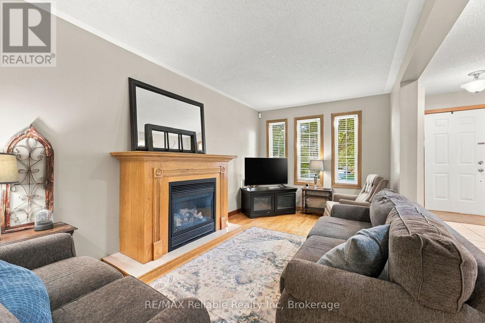 71 Meadowridge Road, London North (North M), Ontario  N6H 5E6 - Photo 5 - X13817414