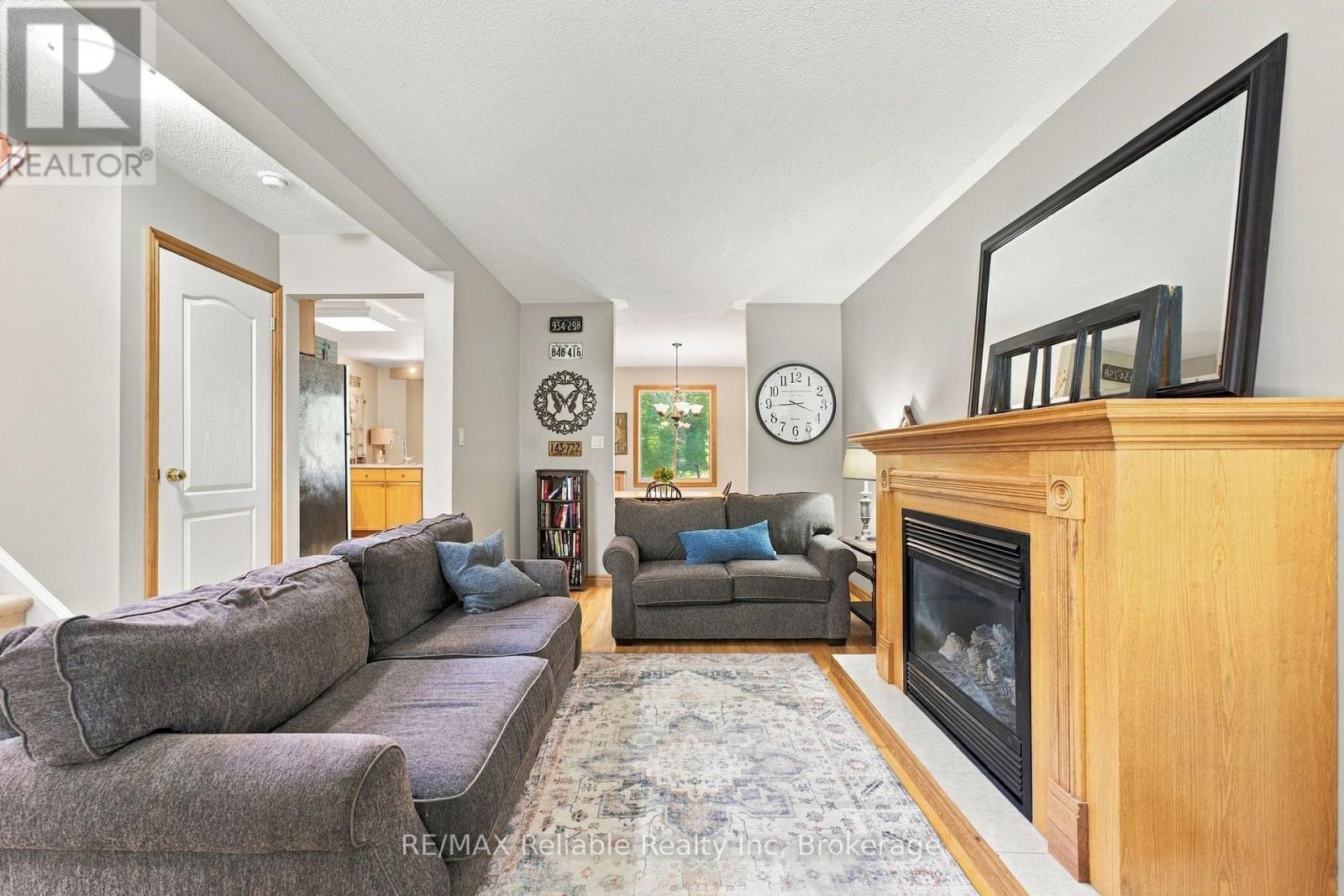 71 Meadowridge Road, London North (North M), Ontario  N6H 5E6 - Photo 6 - X13817414