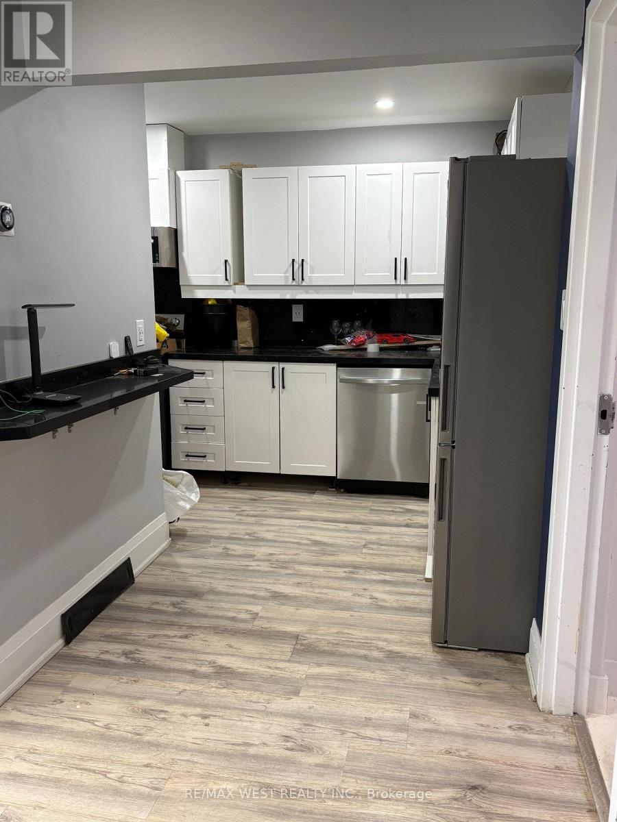 6 - 3000 Langstaff Road, Vaughan, Ontario L4K 4R7 - Photo 3 - N12998990