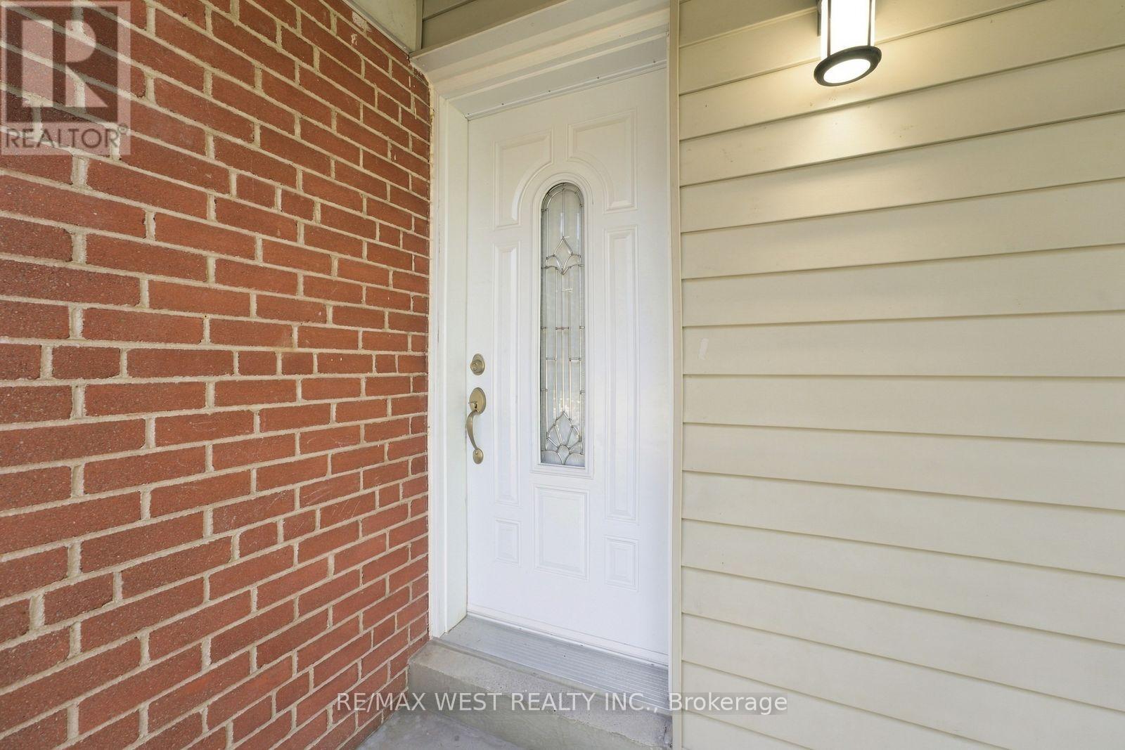 56 Seaton Drive, Aurora, Ontario  L4G 2K3 - Photo 8 - N13814996