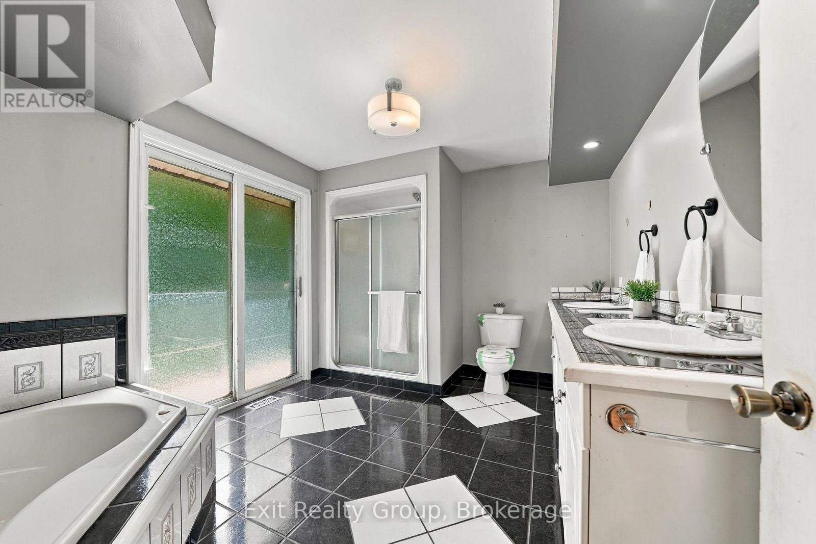 31 Ridge Road, Prince Edward County, Ontario  K0K 2T0 - Photo 17 - X13816250