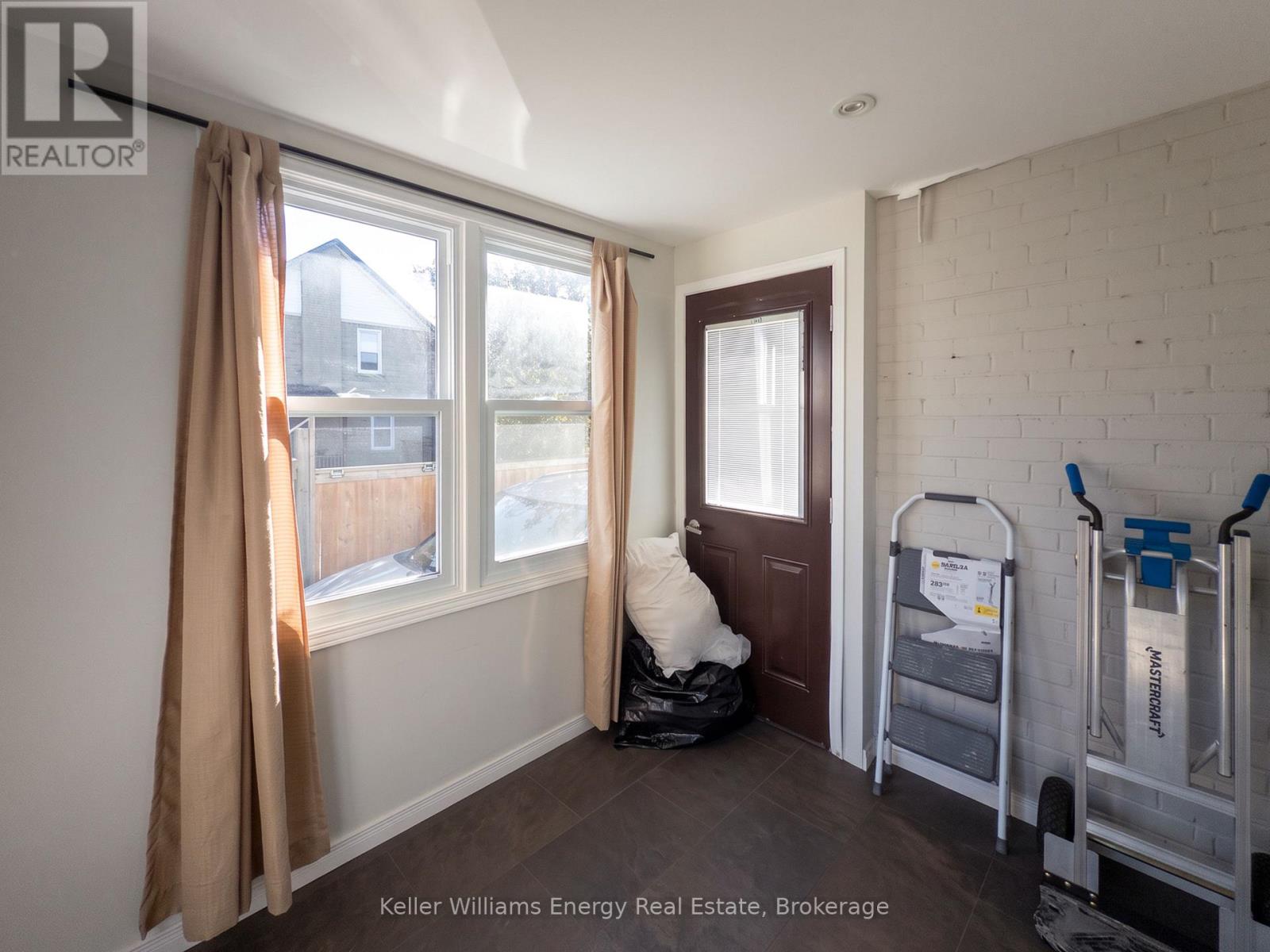 204 Gibb Street, Oshawa, Ontario  L1J 1Y7 - Photo 12 - E13817482