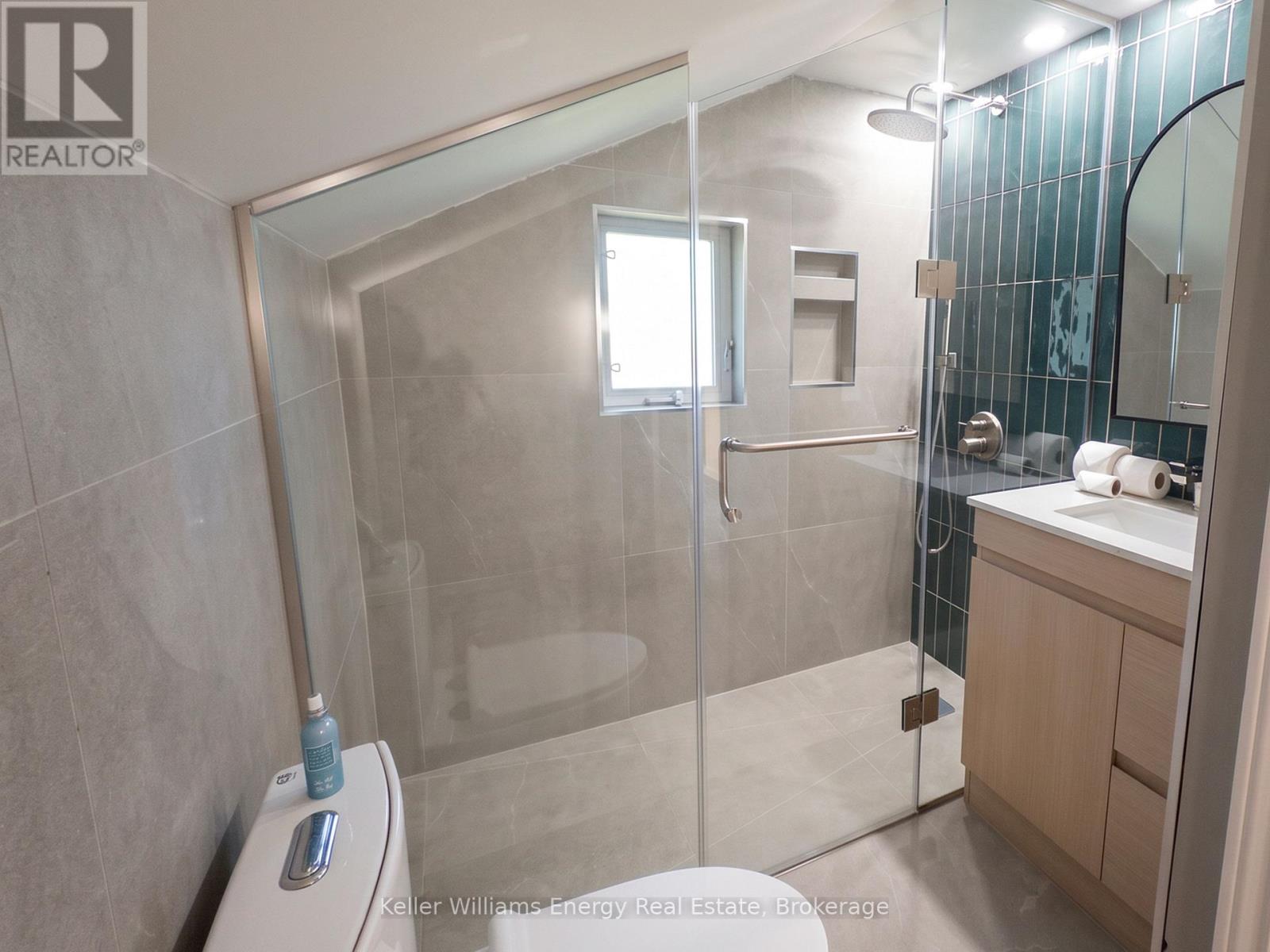 204 Gibb Street, Oshawa, Ontario  L1J 1Y7 - Photo 19 - E13817482