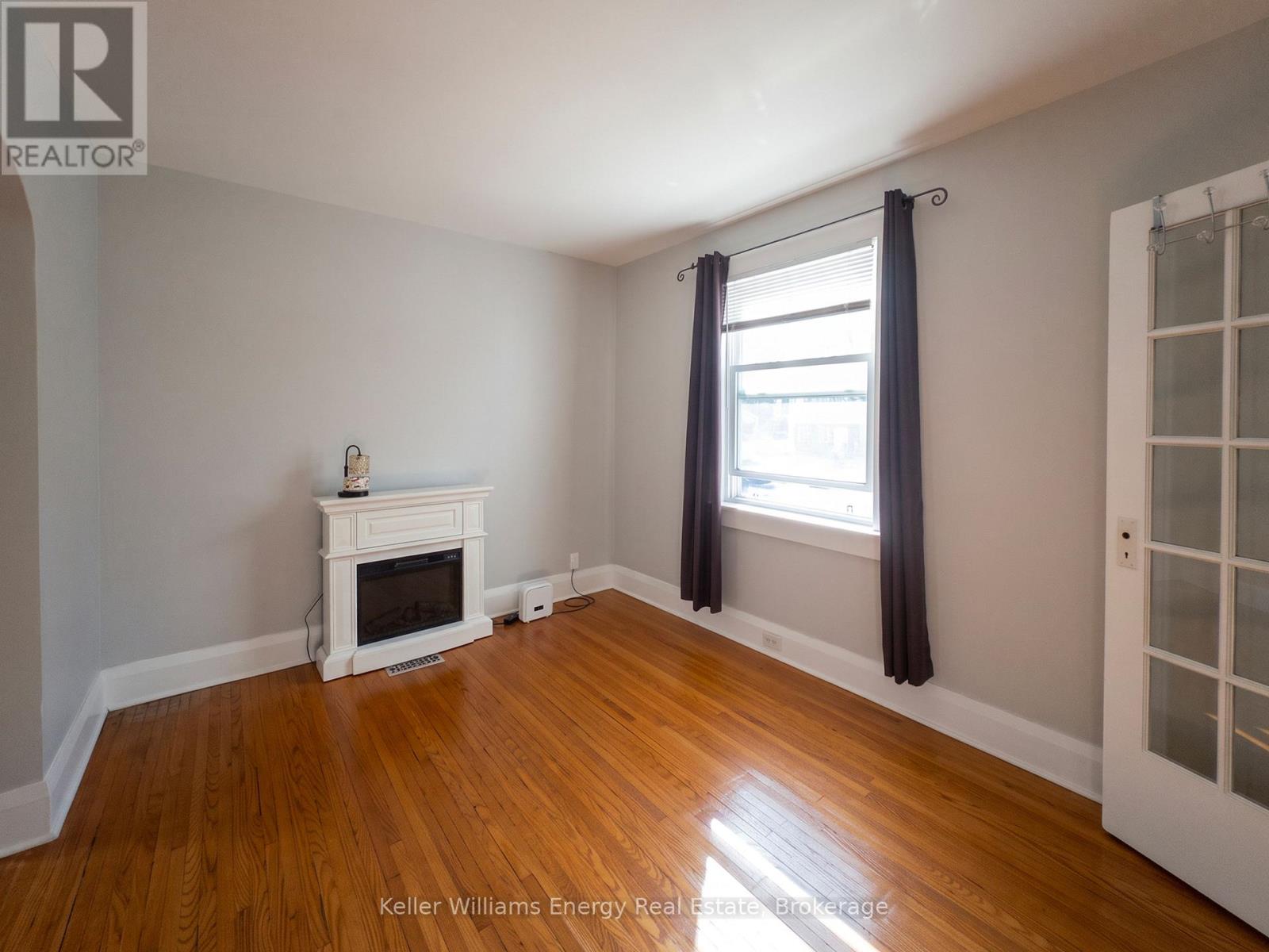 204 Gibb Street, Oshawa, Ontario  L1J 1Y7 - Photo 8 - E13817482