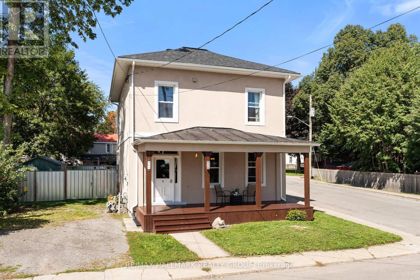 404 Henry Street W, Prescott, Ontario  K0E 1T0 - Photo 2 - X13817472