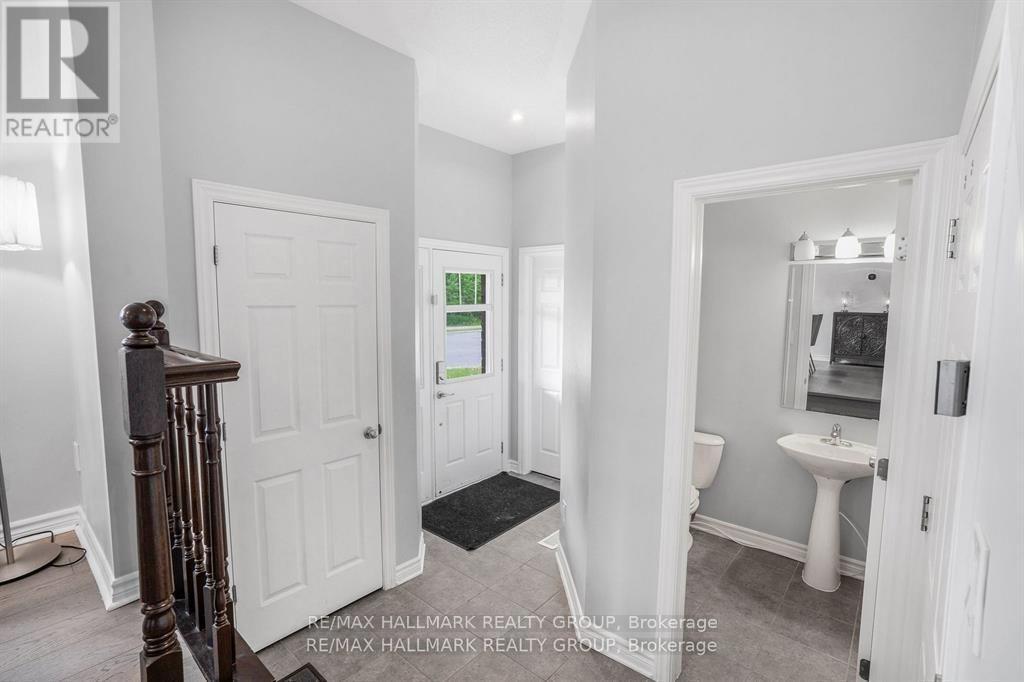 100 Lerta Way, Ottawa, Ontario  K4A 0W5 - Photo 3 - X13817498