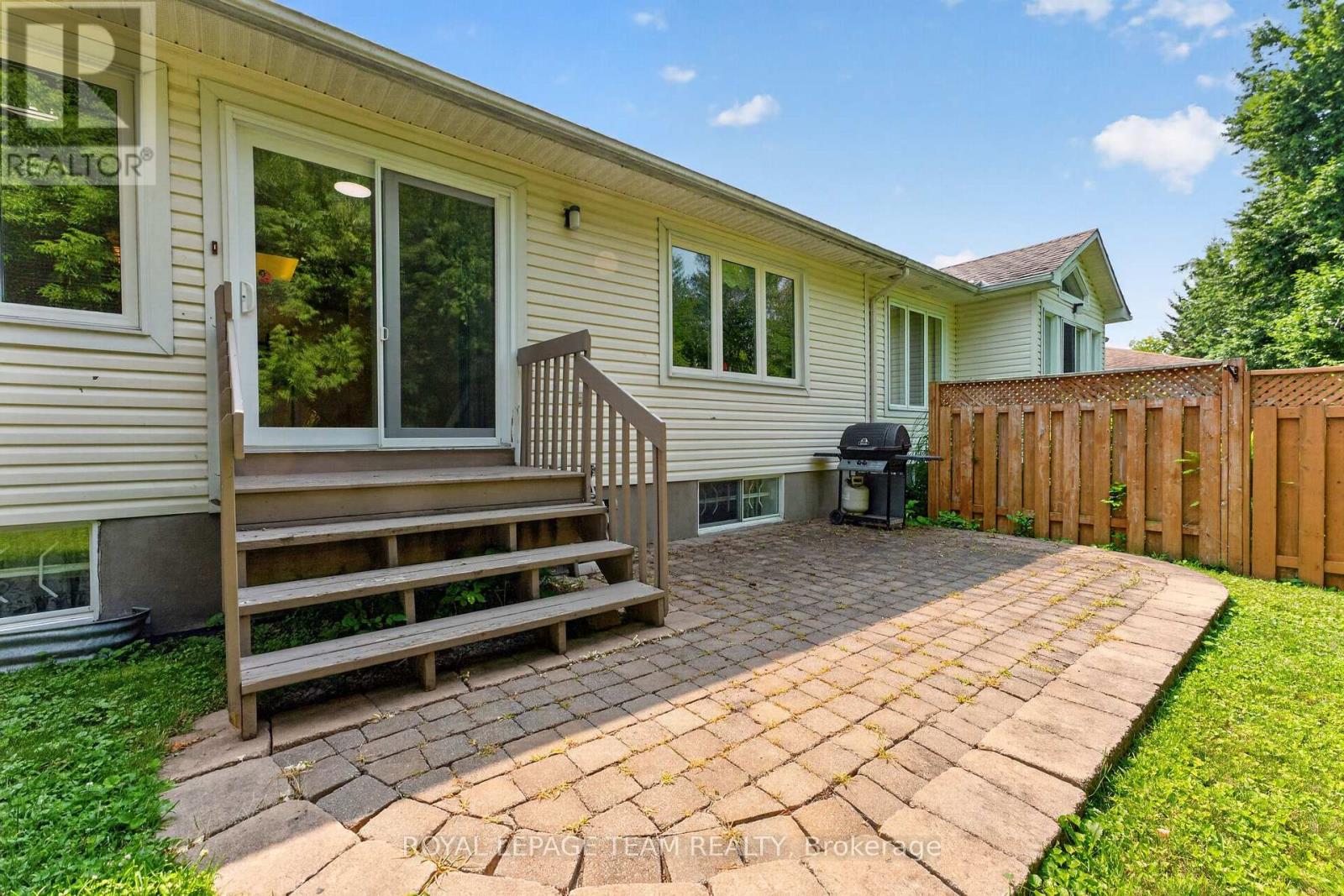 35 Billingham Crescent, Ottawa, Ontario  K2K 2T7 - Photo 12 - X13817556