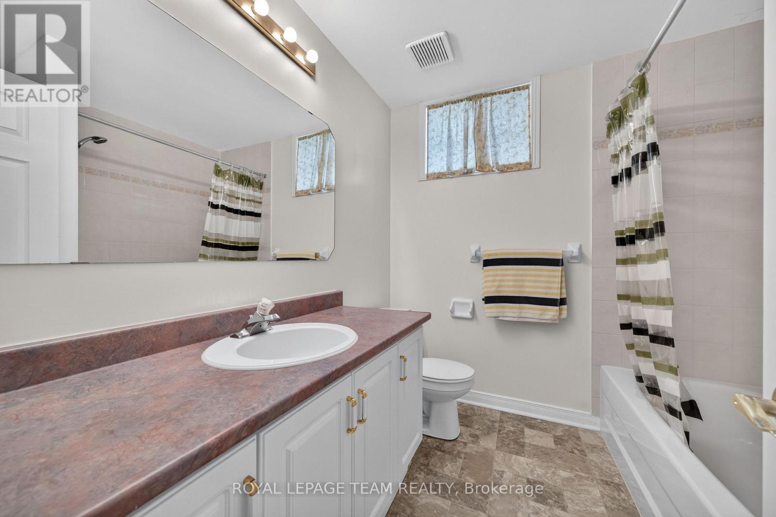 35 Billingham Crescent, Ottawa, Ontario  K2K 2T7 - Photo 49 - X13817556