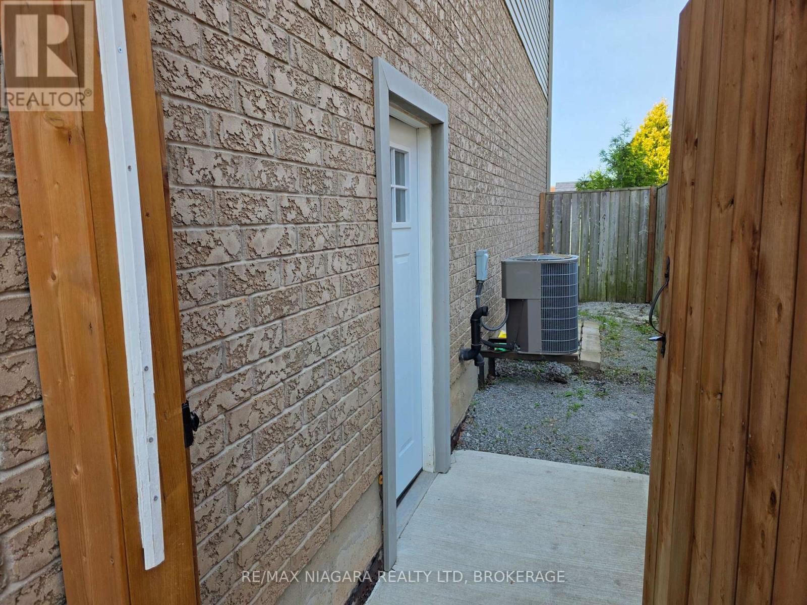 Lower Level - 8383 Heikoop Crescent, Niagara Falls (Forestview), Ontario  L2H 3J7 - Photo 11 - X13817524