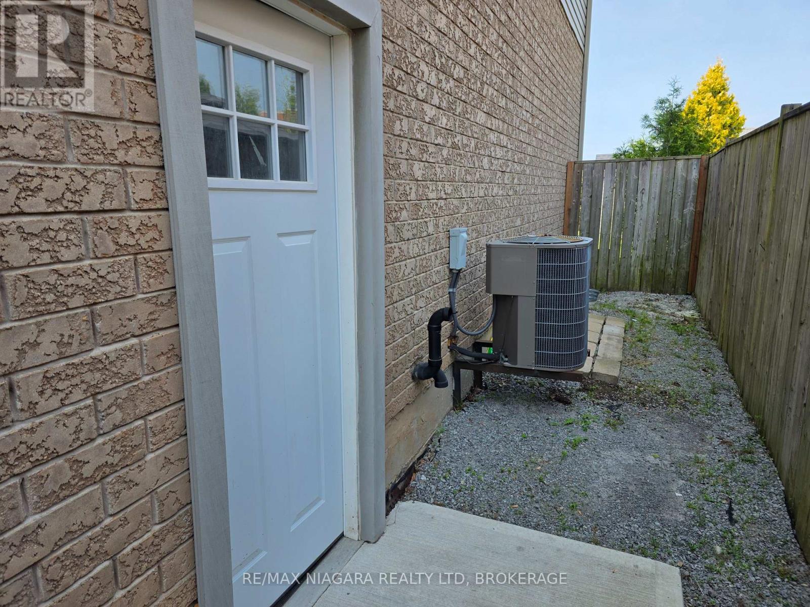 Lower Level - 8383 Heikoop Crescent, Niagara Falls (Forestview), Ontario  L2H 3J7 - Photo 12 - X13817524