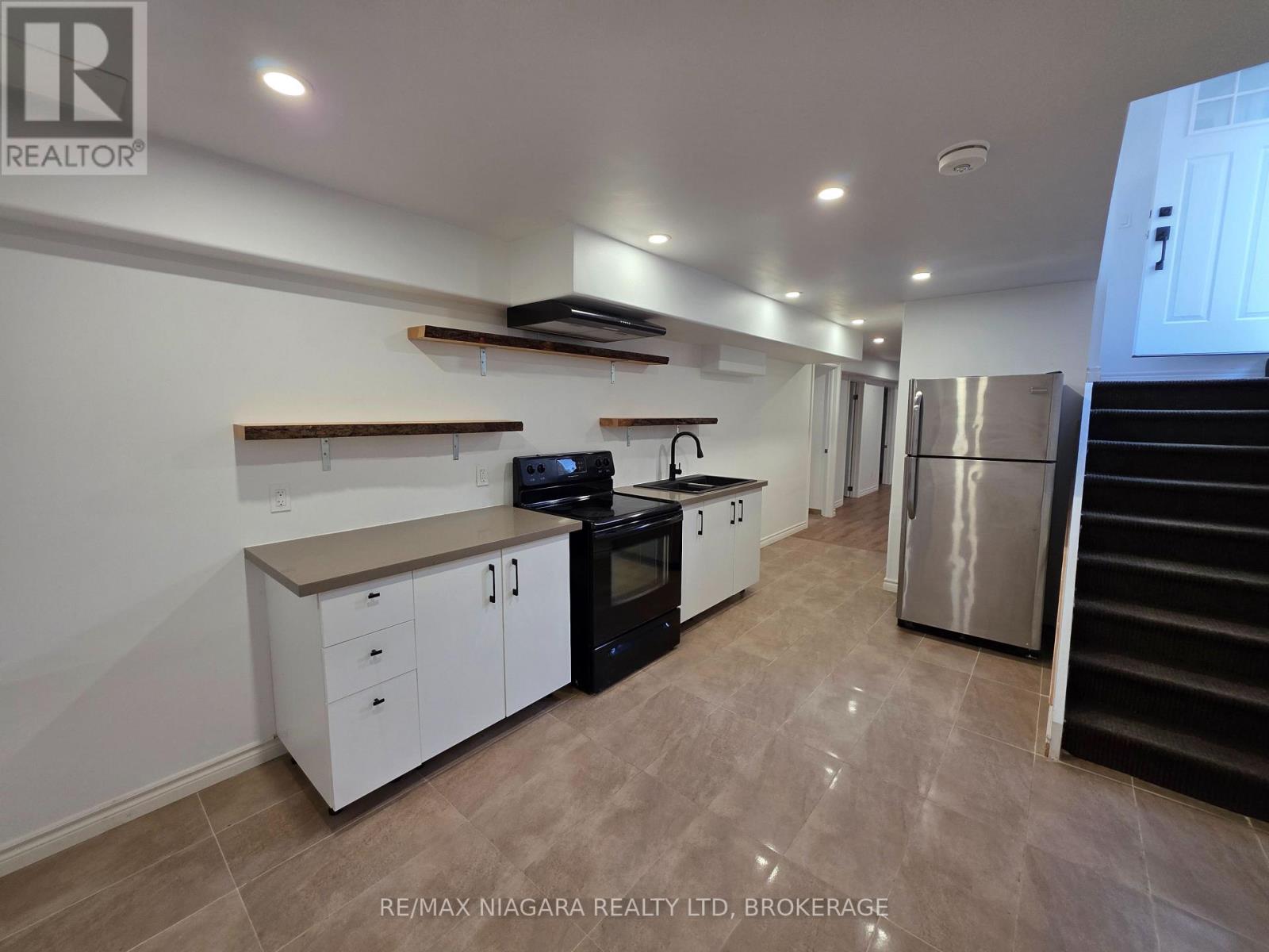 Lower Level - 8383 Heikoop Crescent, Niagara Falls (Forestview), Ontario  L2H 3J7 - Photo 5 - X13817524