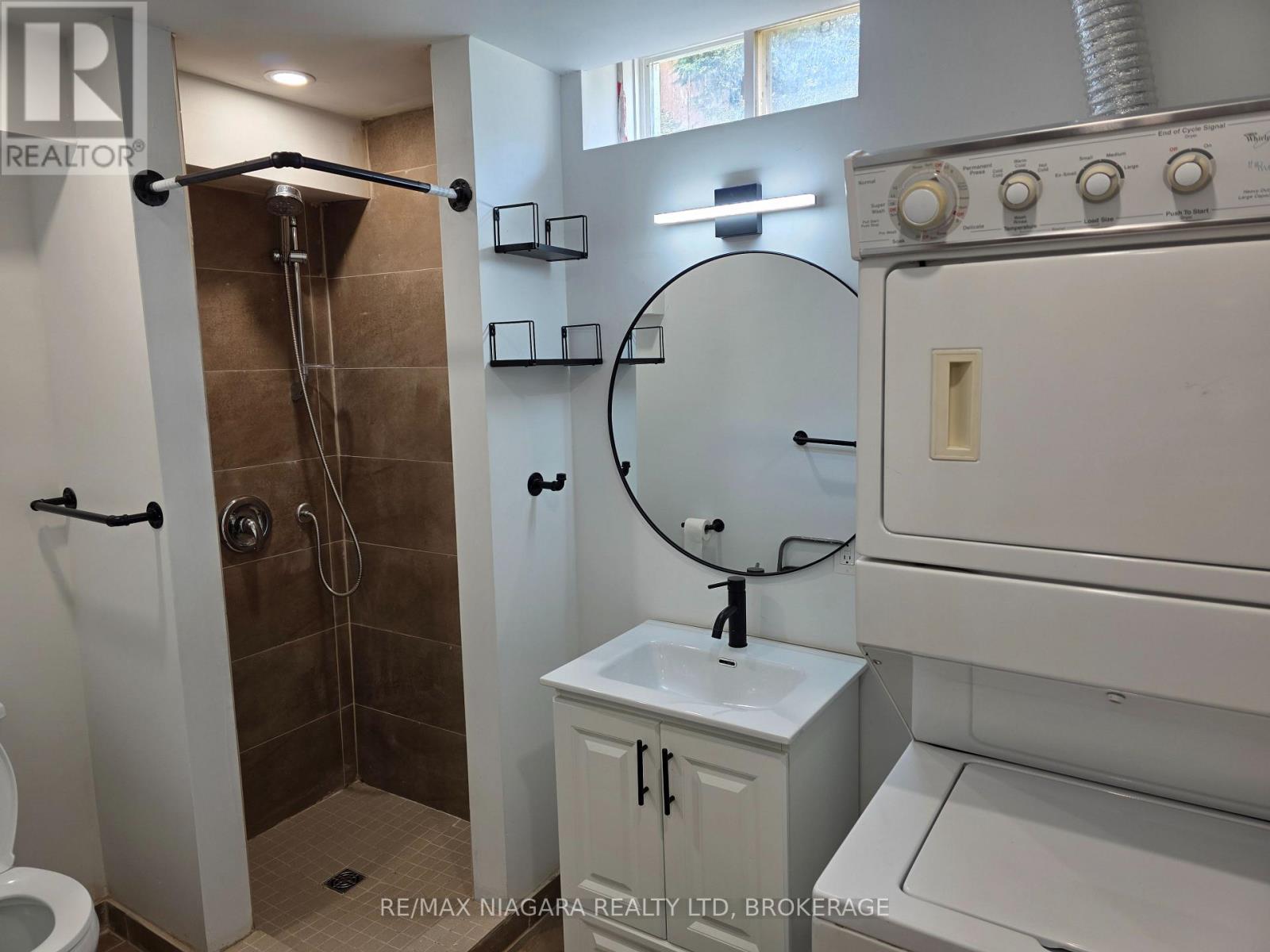 Lower Level - 8383 Heikoop Crescent, Niagara Falls (Forestview), Ontario  L2H 3J7 - Photo 8 - X13817524