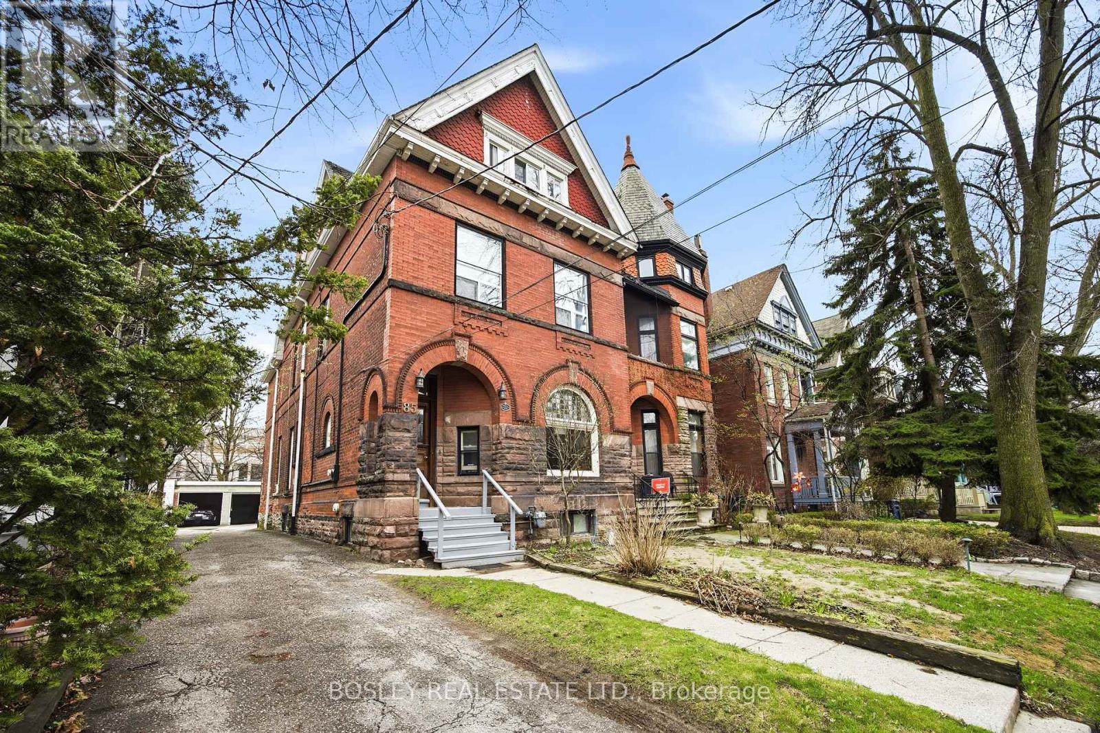 85 Walmer Road, Toronto, Ontario  M5R 2X6 - Photo 2 - C13817514