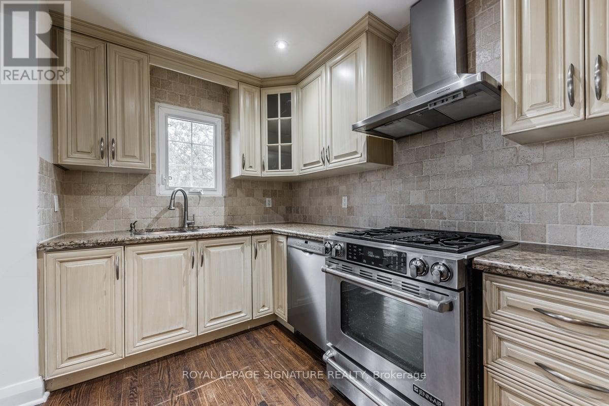 Main - 150 Davisville Avenue, Toronto (Mount Pleasant West), Ontario  M4S 1E8 - Photo 7 - C13817568