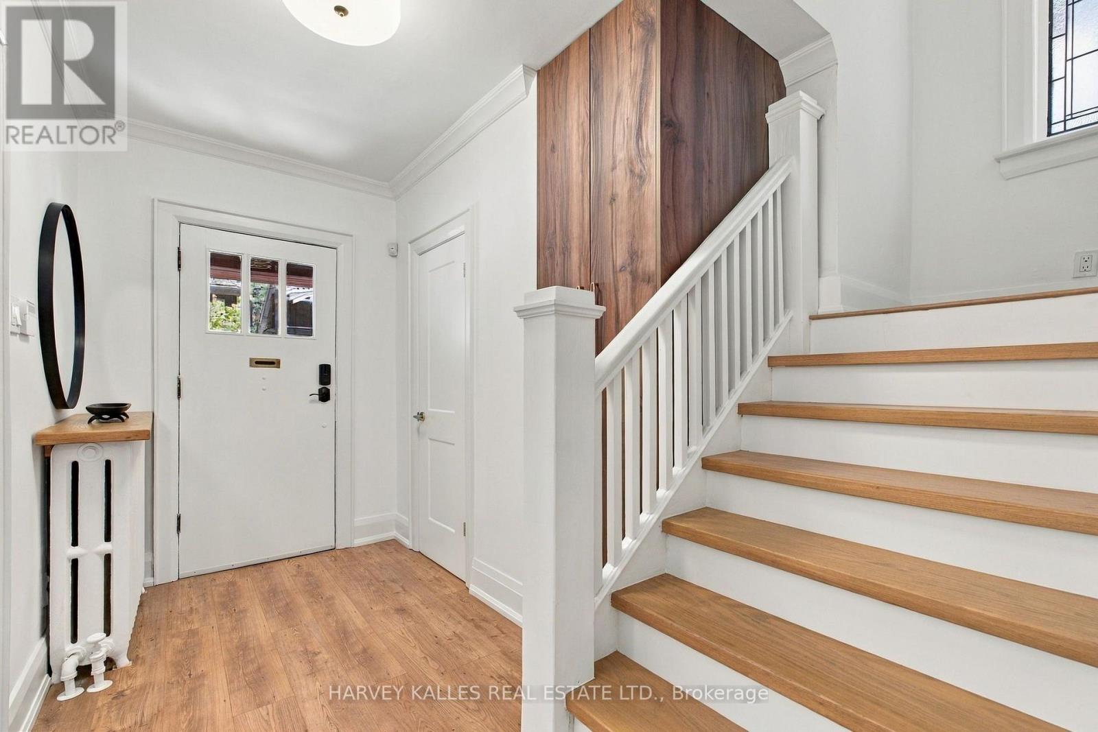 32 Crang Avenue, Toronto, Ontario  M6E 2Z9 - Photo 2 - C13817584