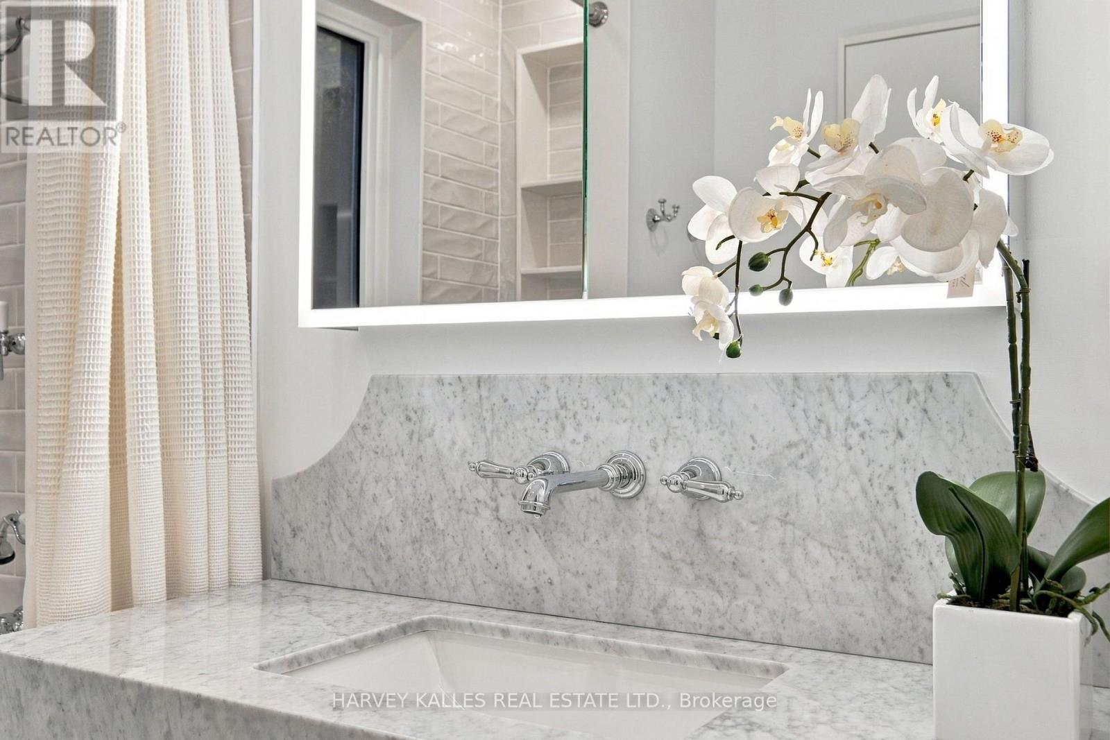32 Crang Avenue, Toronto, Ontario  M6E 2Z9 - Photo 29 - C13817584
