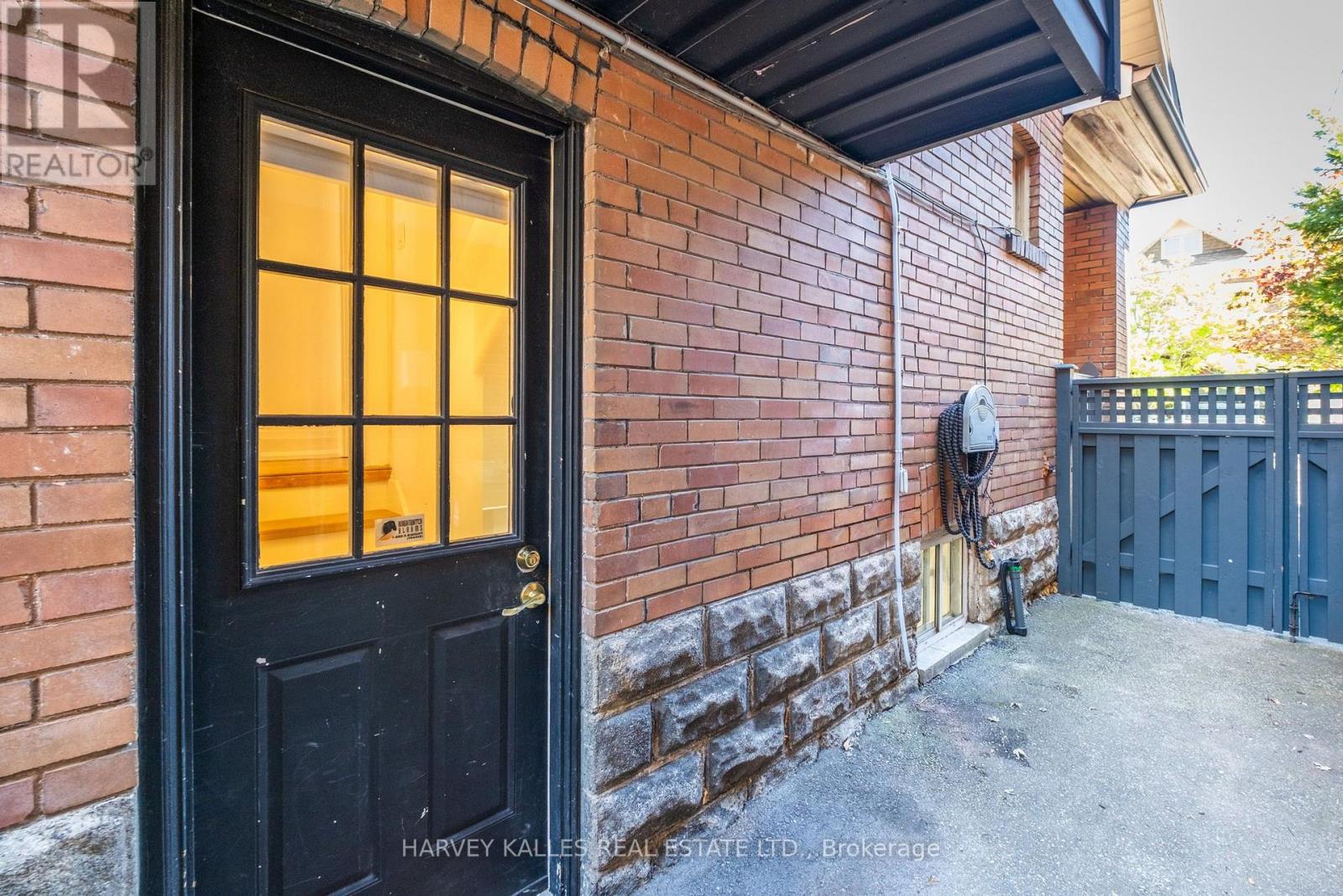32 Crang Avenue, Toronto, Ontario  M6E 2Z9 - Photo 44 - C13817584