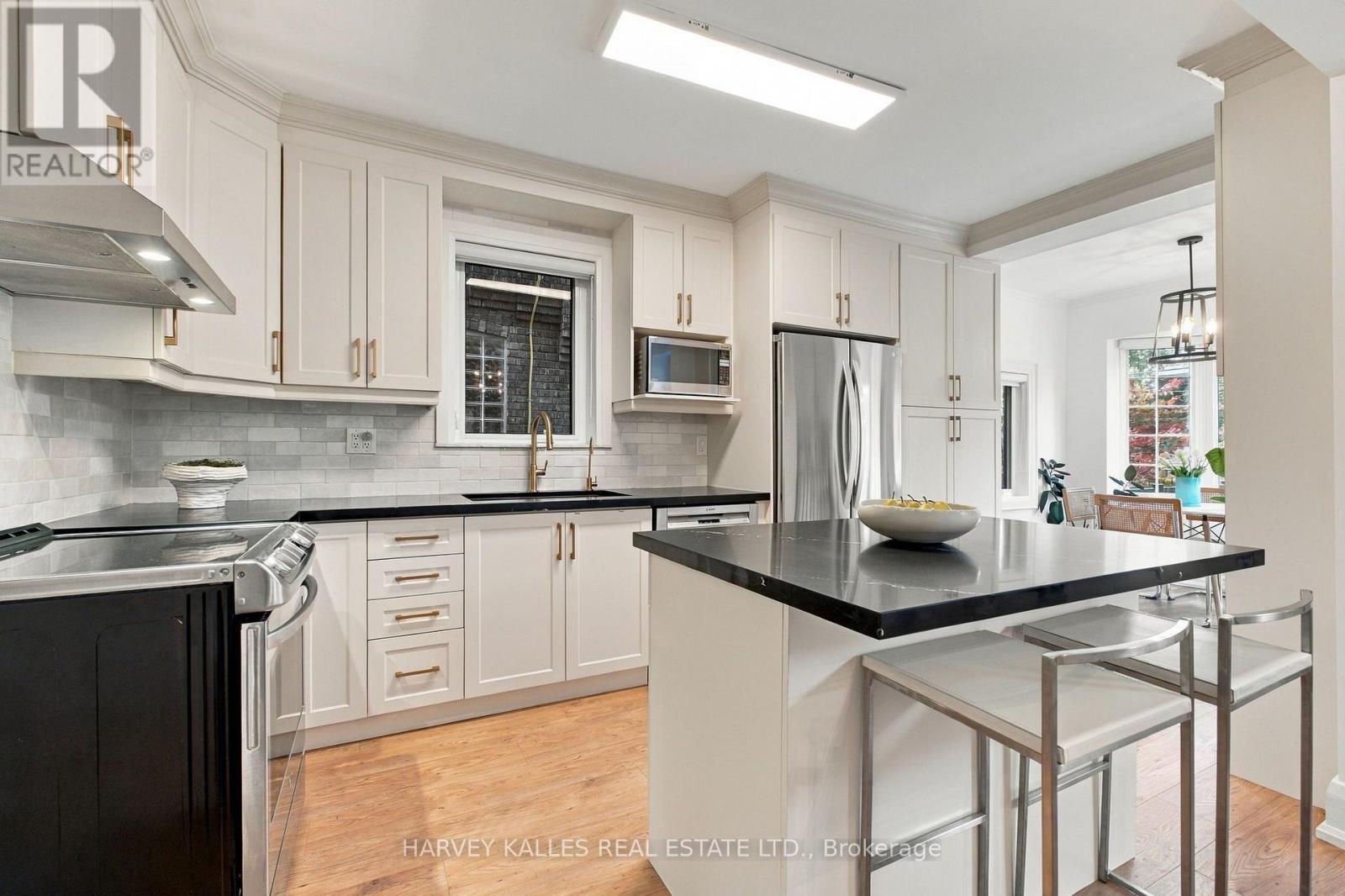 32 Crang Avenue, Toronto, Ontario  M6E 2Z9 - Photo 9 - C13817584