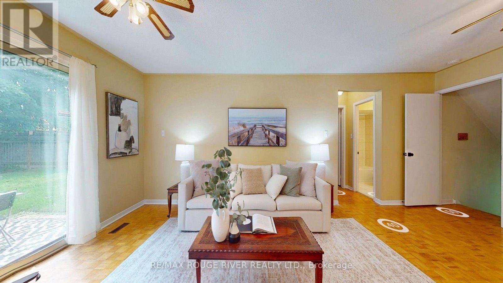 33 Pepper Tree Drive, Toronto (Centennial Scarborough), Ontario  M1C 1Y5 - Photo 3 - E13817542