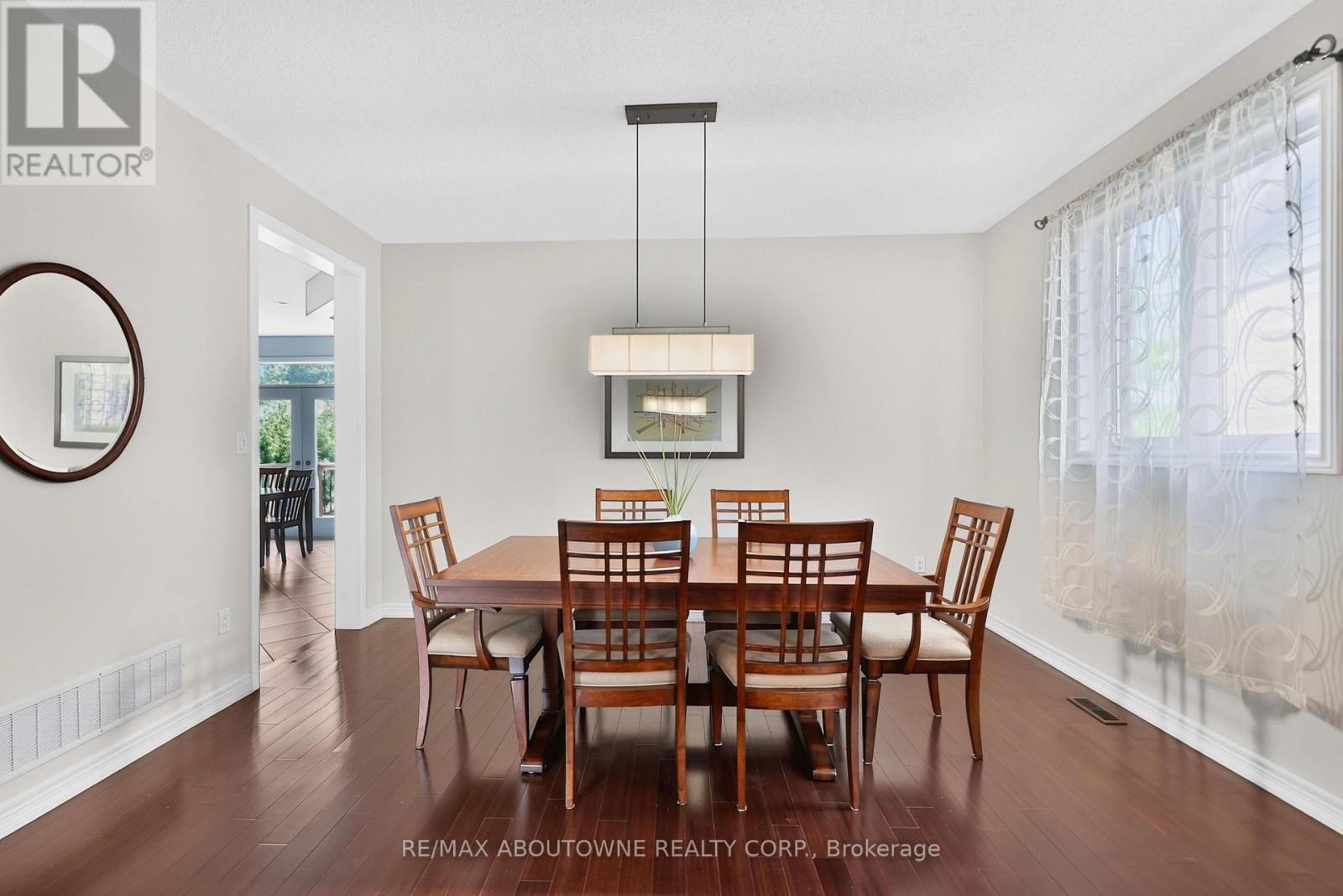 2269 Whitworth Drive, Oakville, Ontario  L6M 0B5 - Photo 10 - W13813472