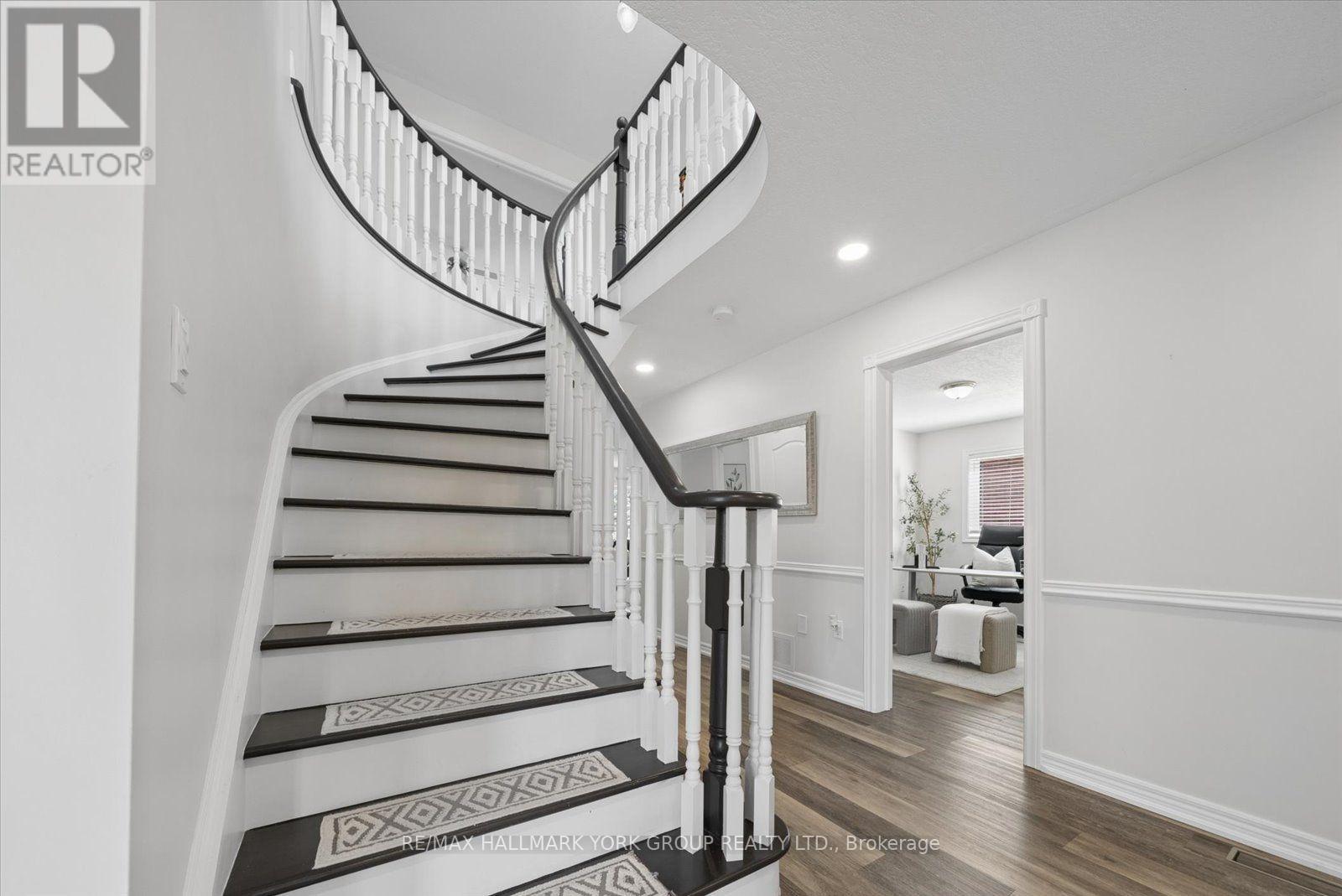 70 Bambi Crescent, Georgina, Ontario  L4P 4C7 - Photo 19 - N13817474