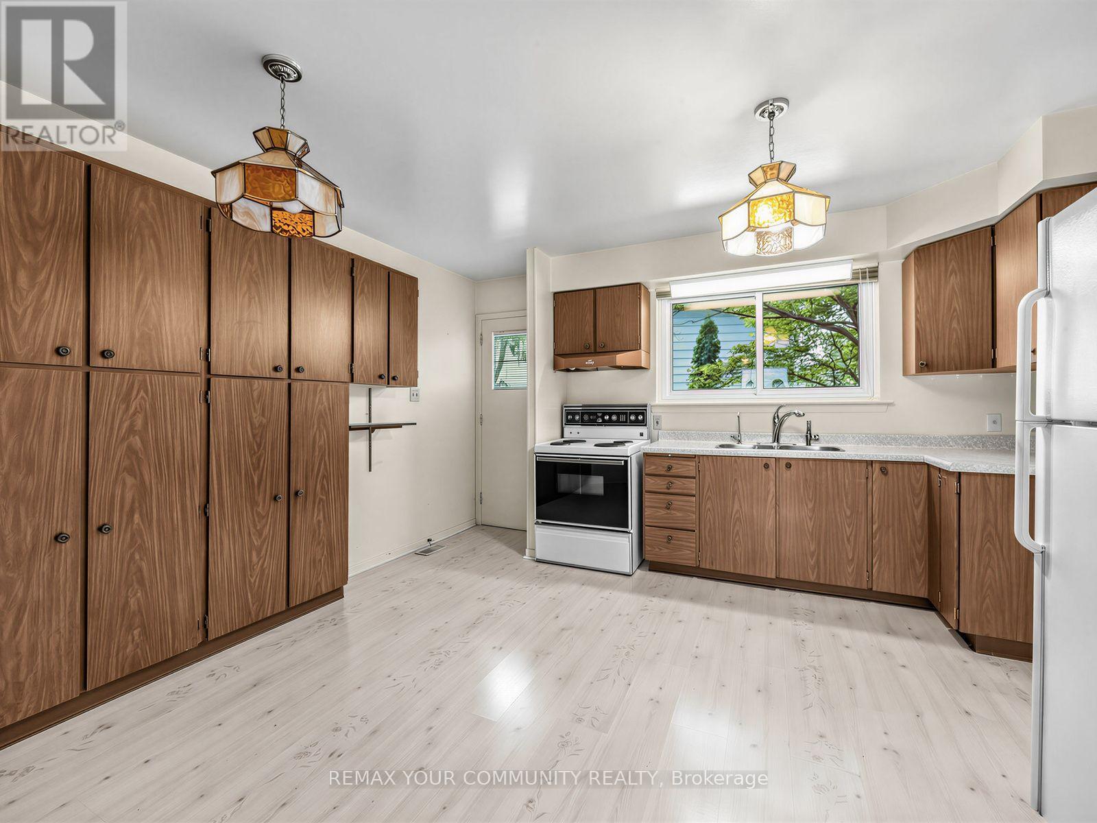182 Bay Thorn Drive, Markham (Royal Orchard), Ontario  L3T 3V5 - Photo 16 - N13817532