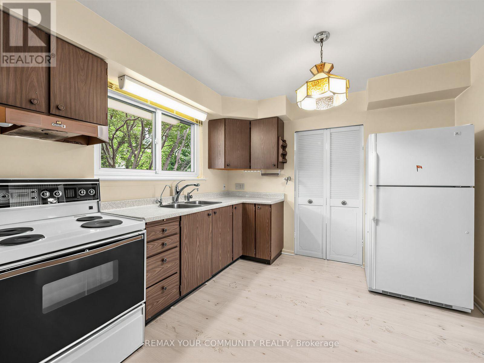 182 Bay Thorn Drive, Markham (Royal Orchard), Ontario  L3T 3V5 - Photo 19 - N13817532