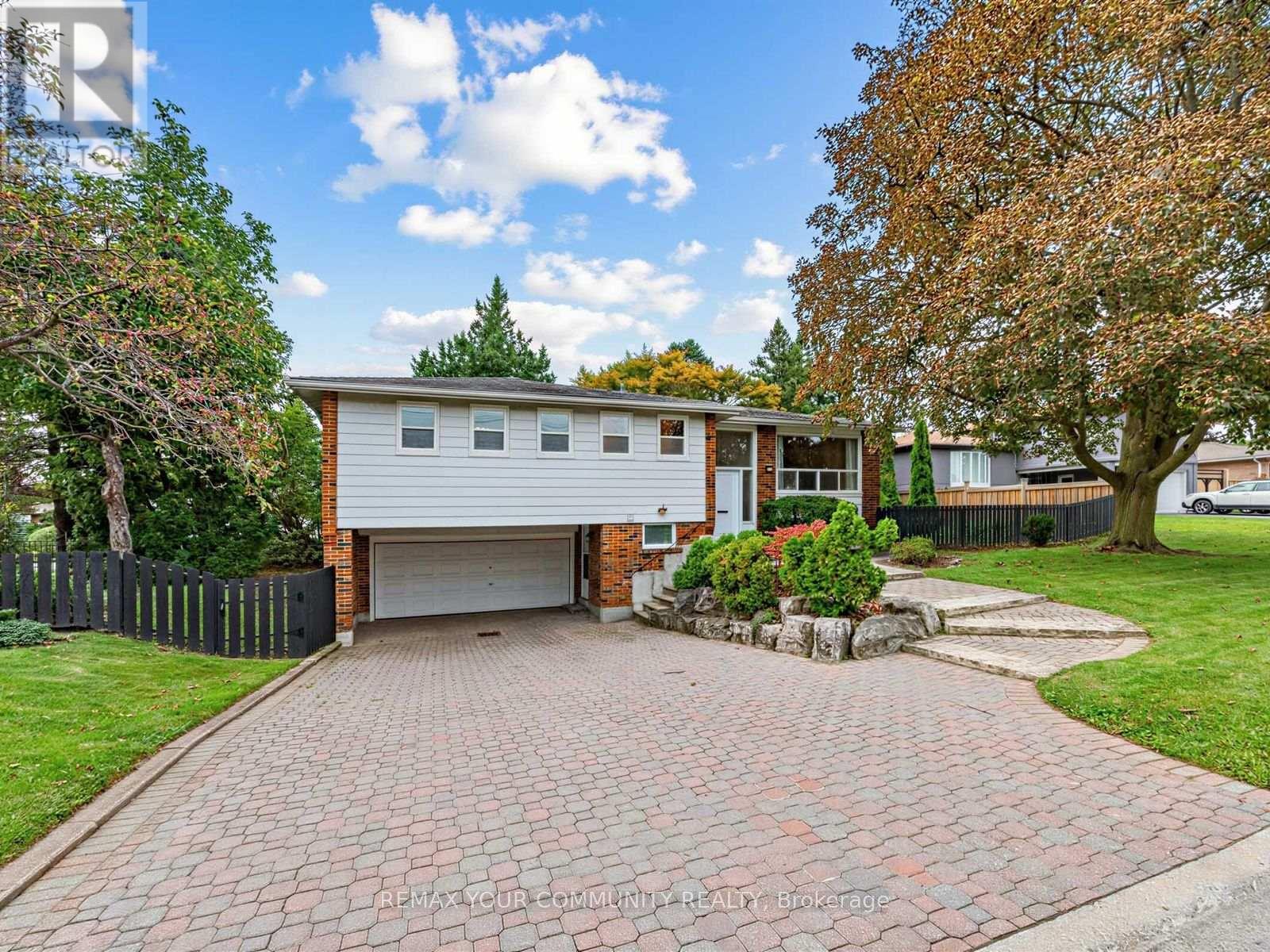 182 Bay Thorn Drive, Markham (Royal Orchard), Ontario  L3T 3V5 - Photo 2 - N13817532