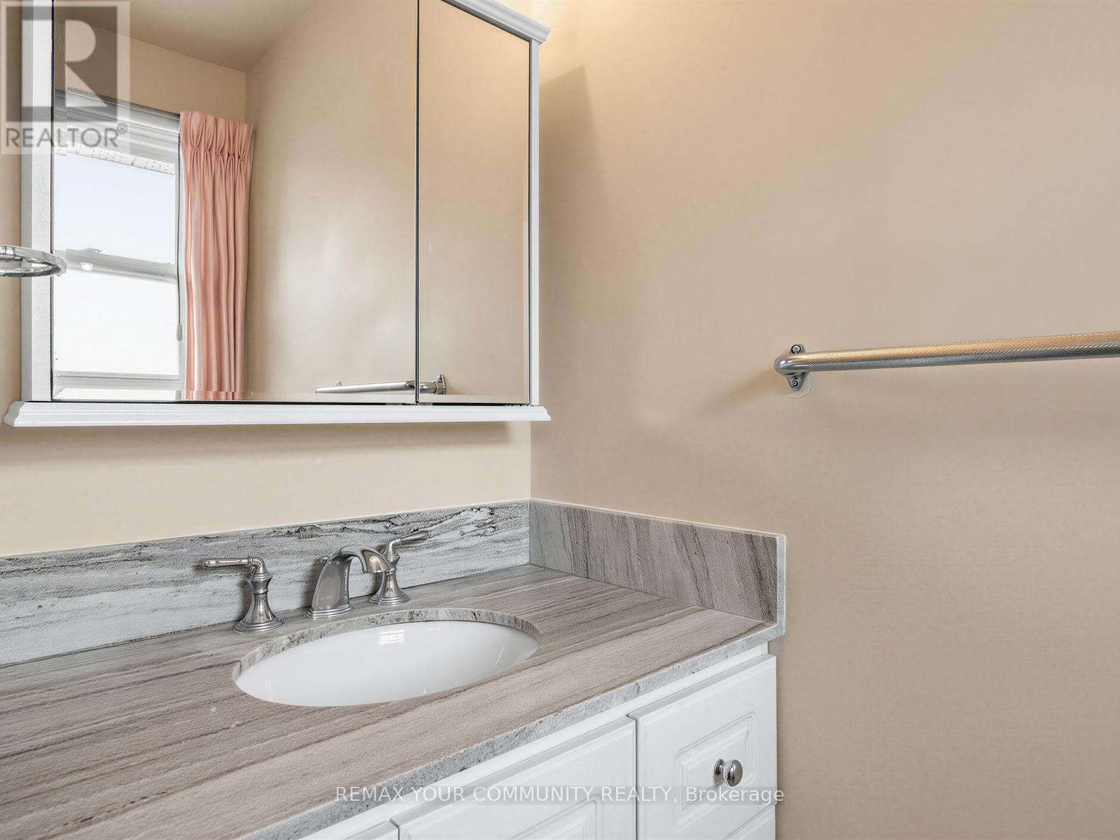 182 Bay Thorn Drive, Markham (Royal Orchard), Ontario  L3T 3V5 - Photo 24 - N13817532