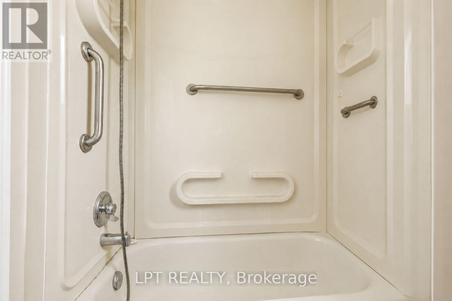 204a The Queensway S, Georgina (Keswick North), Ontario  L4P 2A6 - Photo 11 - N13817552