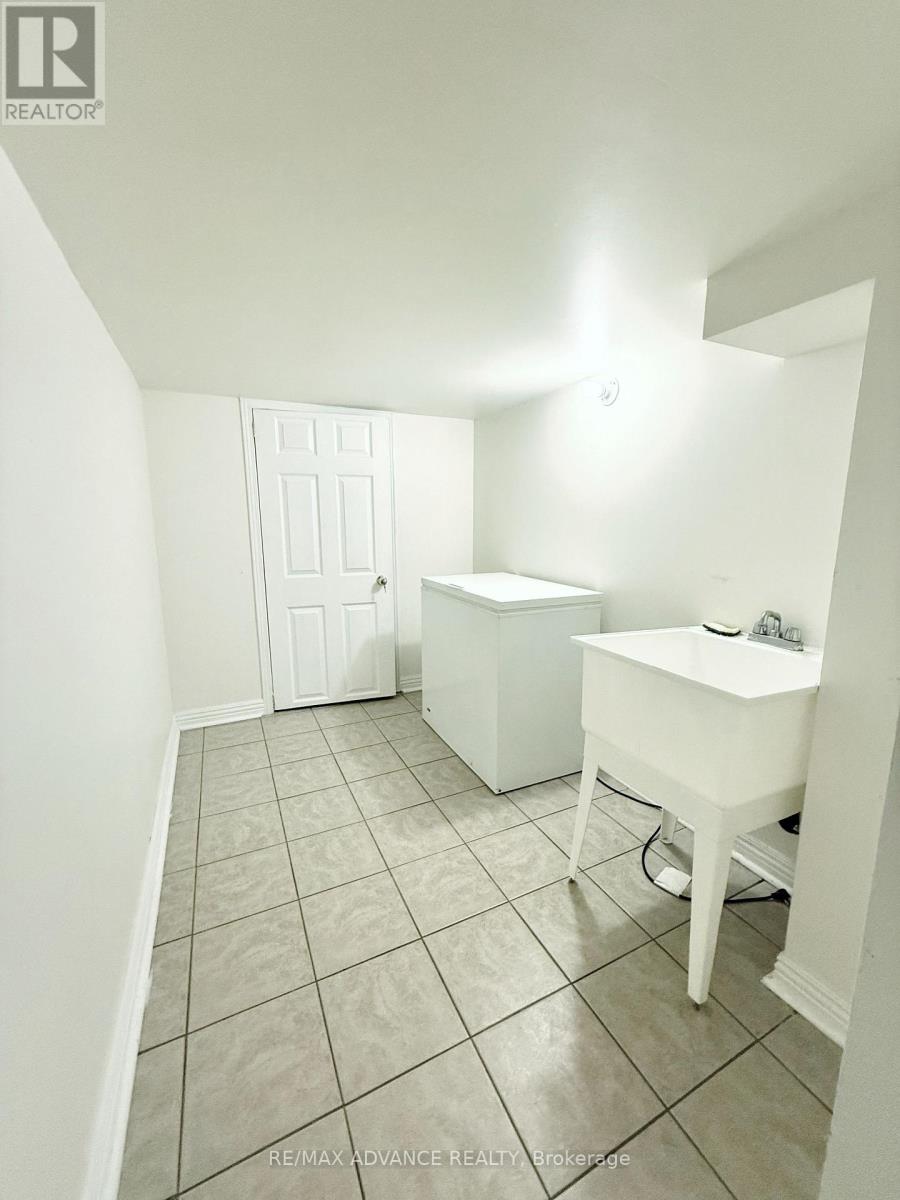 137 Laramie Crescent, Vaughan (Patterson), Ontario  L6A 0R1 - Photo 24 - N13817570