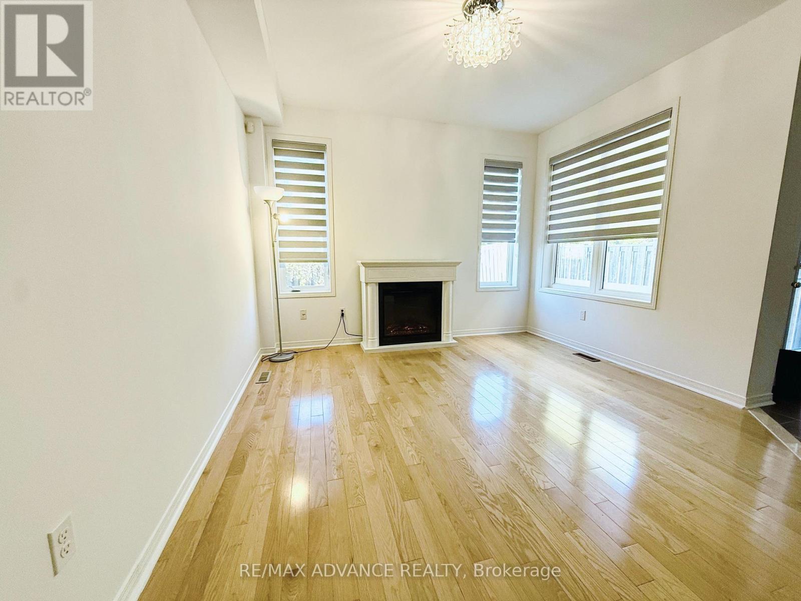 137 Laramie Crescent, Vaughan (Patterson), Ontario  L6A 0R1 - Photo 4 - N13817570